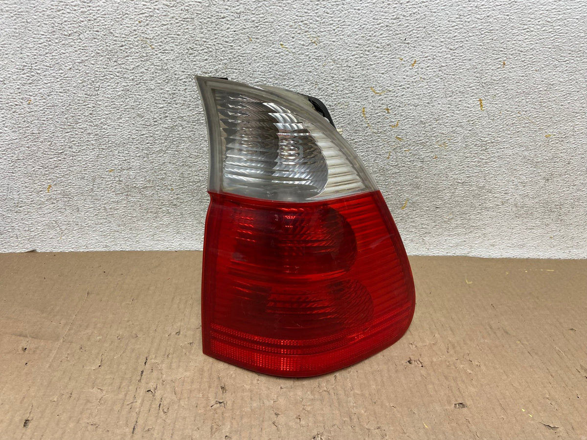 2004 2005 2006 BMW E53 X5 Right Passenger Rh Side Tail Light AH5909 LK0