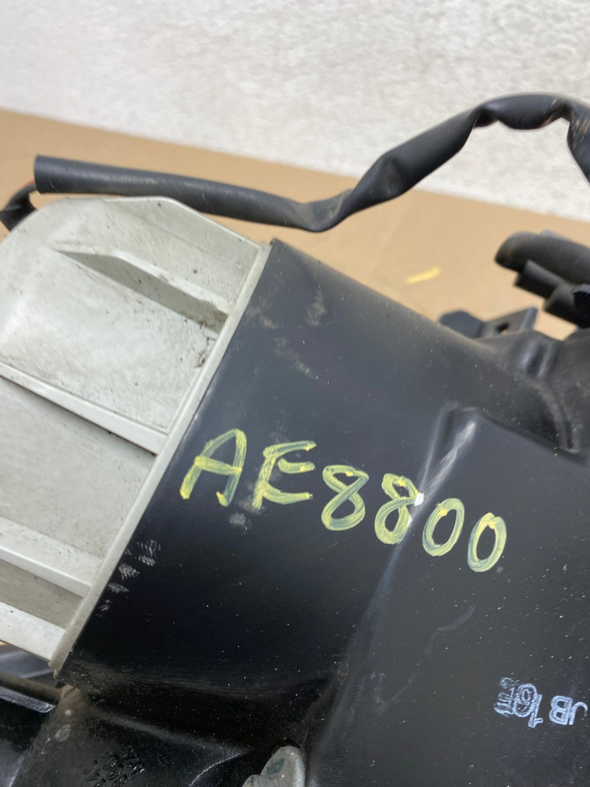 2004 2005 2006 Nissan Maxima Right Passenger Side Headlight Xenon HID AE8800 LK8