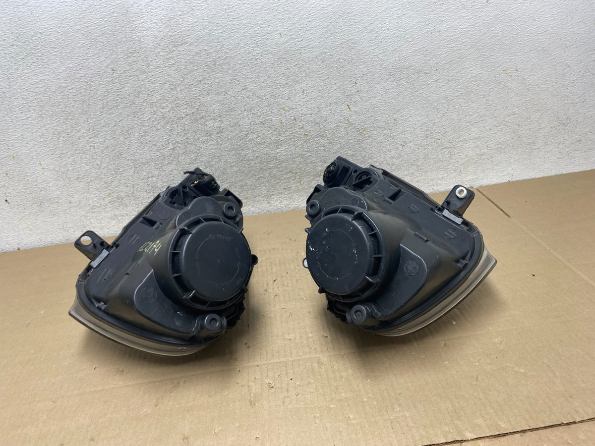 2005 to 2010 Volkswagen Jetta Left+Right Side Headlights Halogen AI2174 DW9