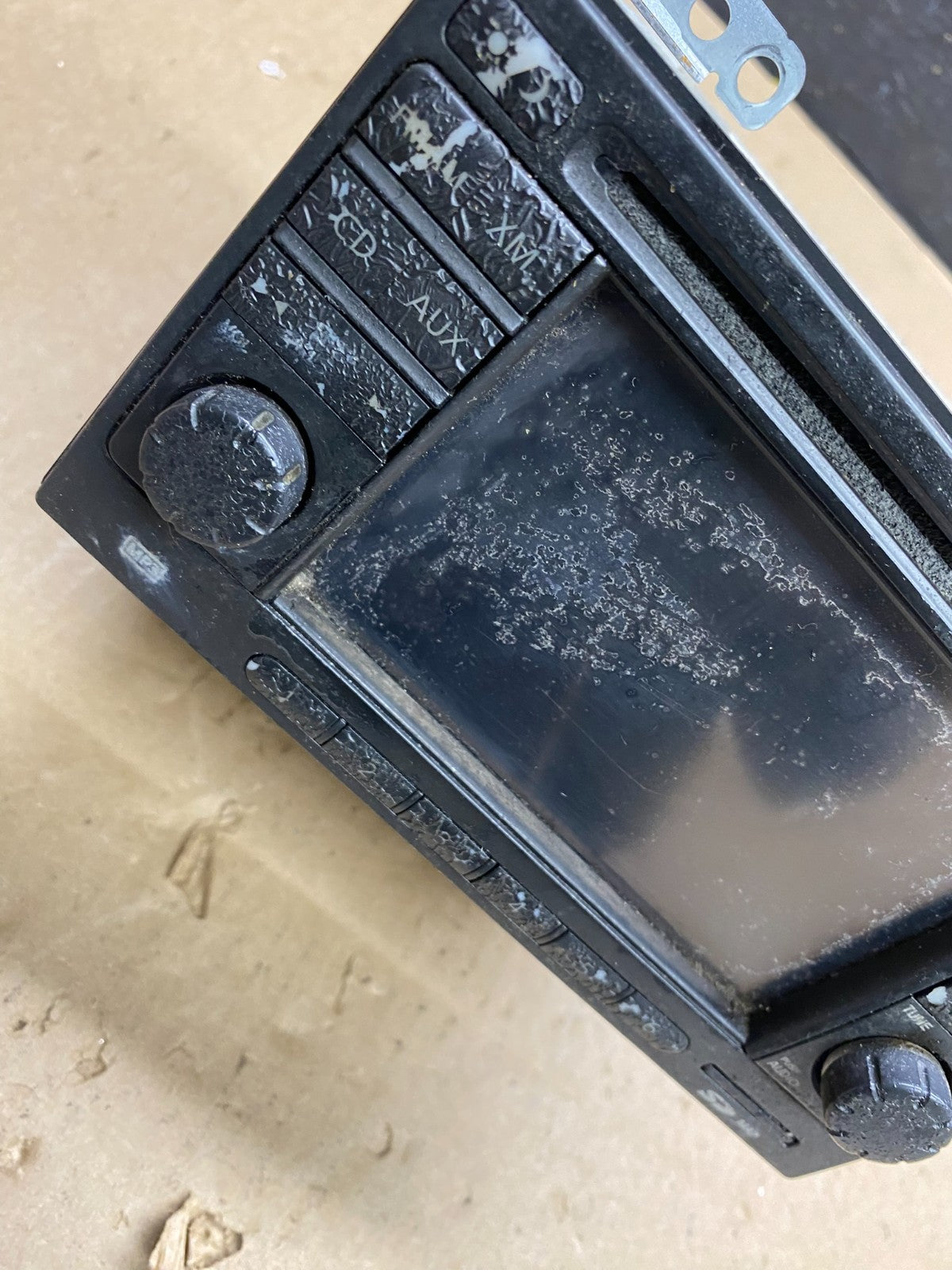 2011 to 2012 Nissan Rogue AM FM XM Radio CD Player Screen Receiver t9296 DG5