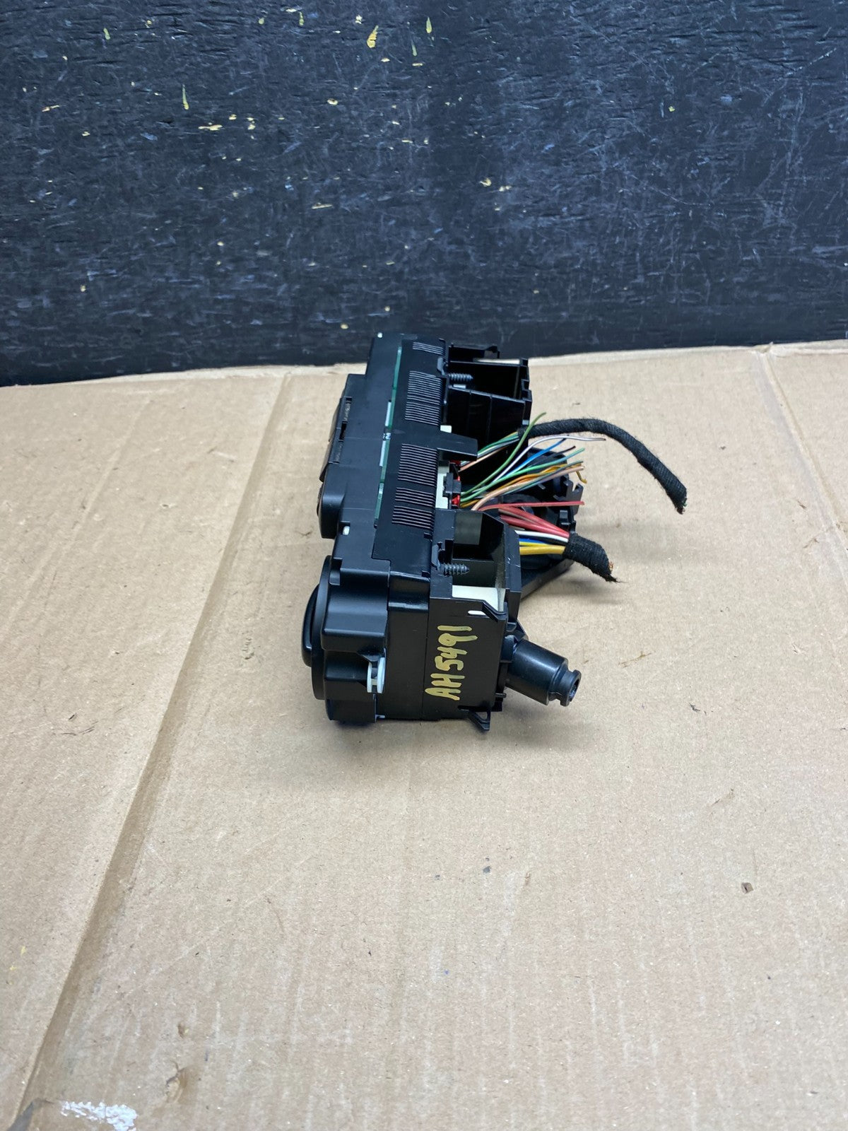2005 - 2010 Volkswagen Jetta Center Climate Control Panel AC Heater AH5491 DG2