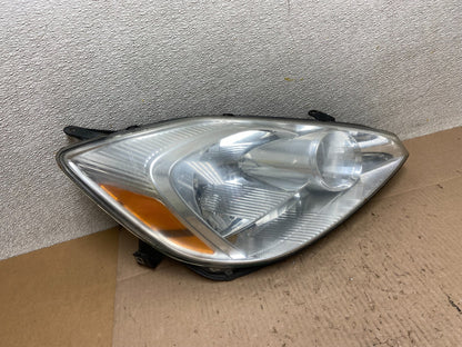 2004-2005 Toyota Sienna Right Passenger Halogen Headlight OEM Z6101 DW2