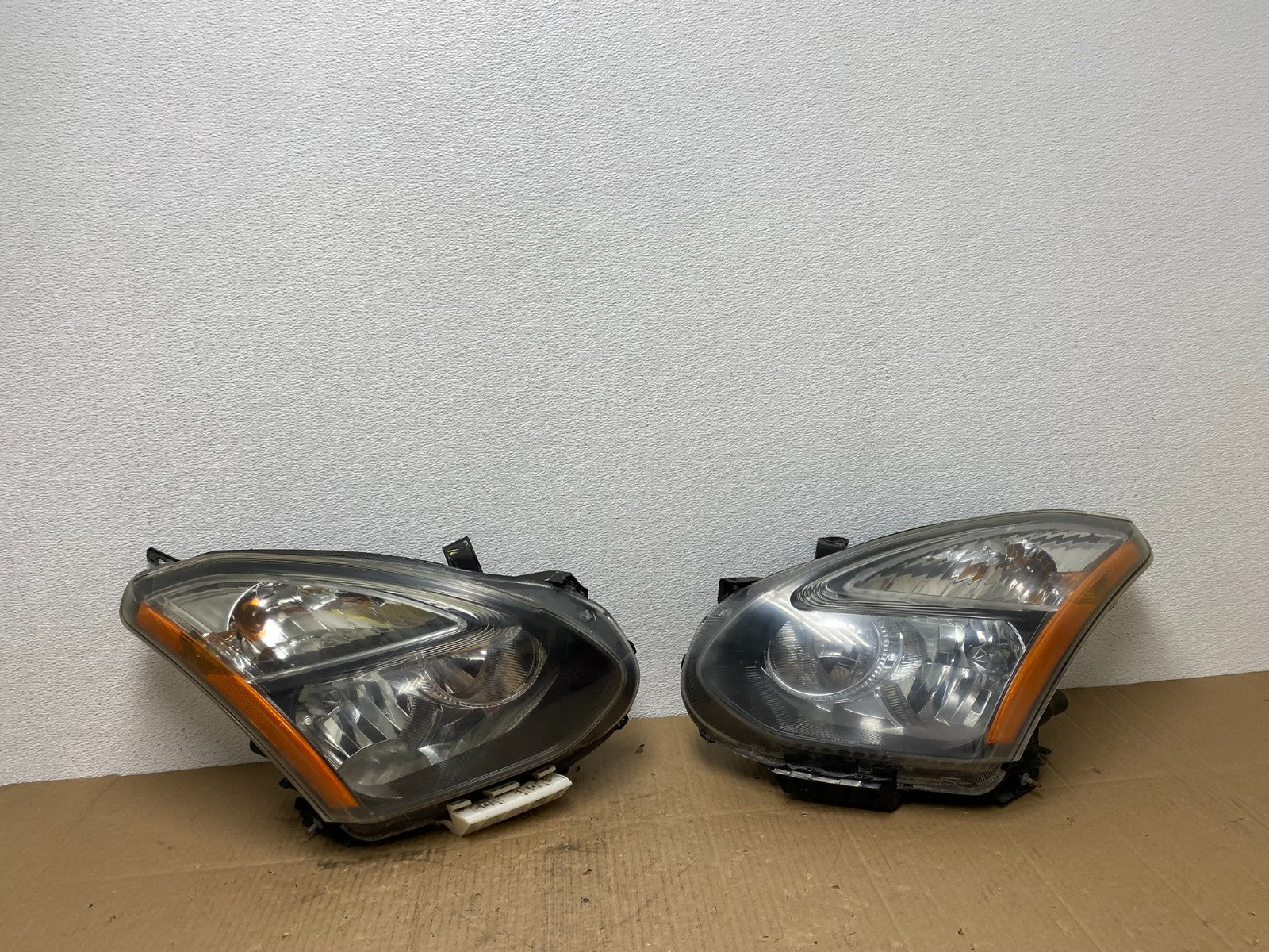 2009-2013 Nissan Rogue Left+Right Side Set Halogen Headlights OEM AB8284 DW0
