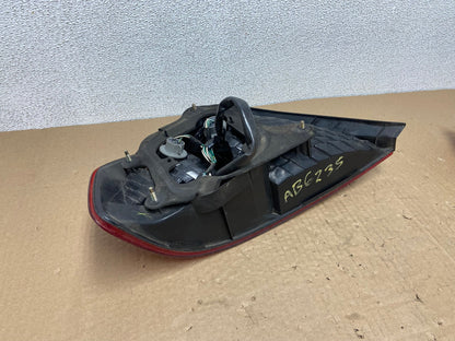 2000 2001 2002 Toyota Avalon Right Passenger Rh Side Tail Light OEM AB6235 LK4