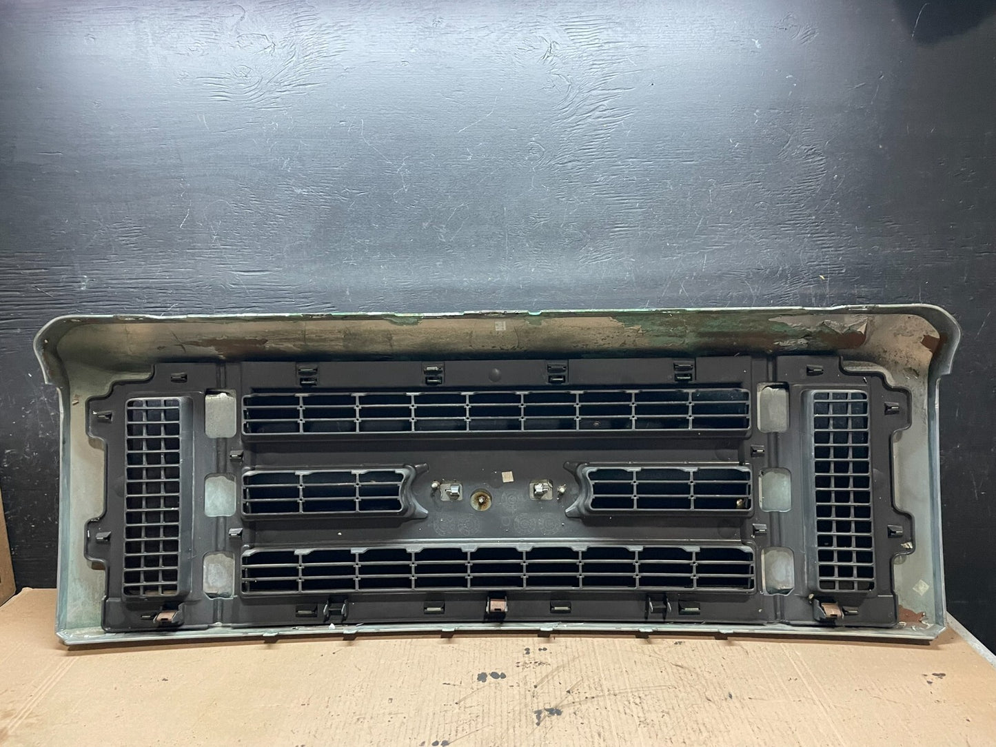 2008 to 2014 Ford Econoline E150 E250 Front Upper Chrome Grill Grille Oem J36525