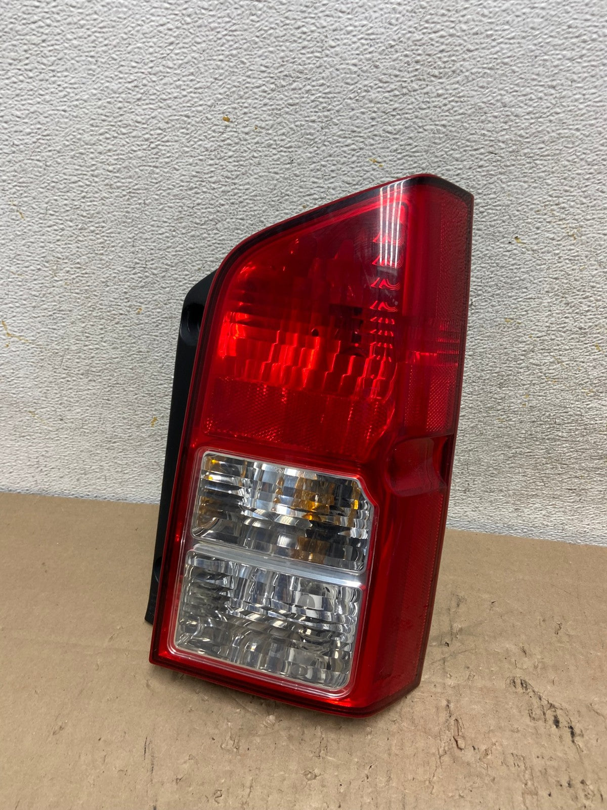 2005 to 2012 Nissan Pathfinder Right Passenger RH Side Tail Light AI2479 LK0