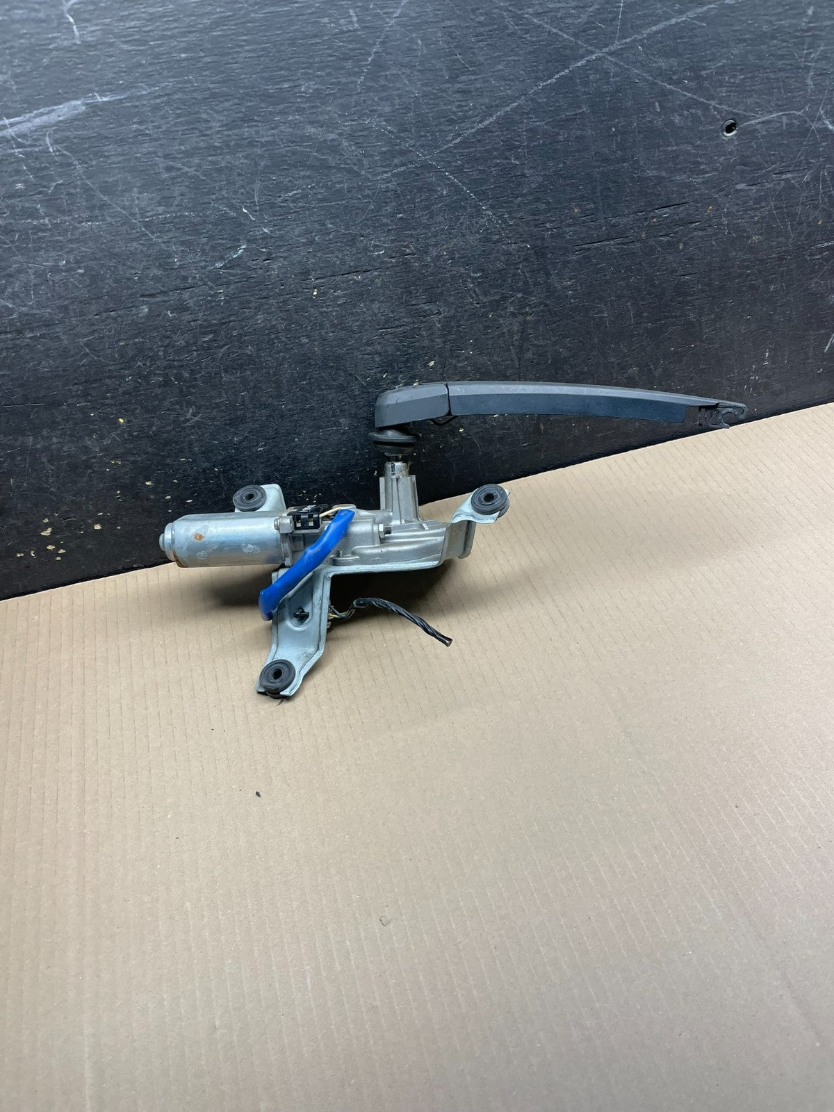 2011 - 2013 Kia Sorento Rear Glass Windshield Wiper Motor x0618 DG1