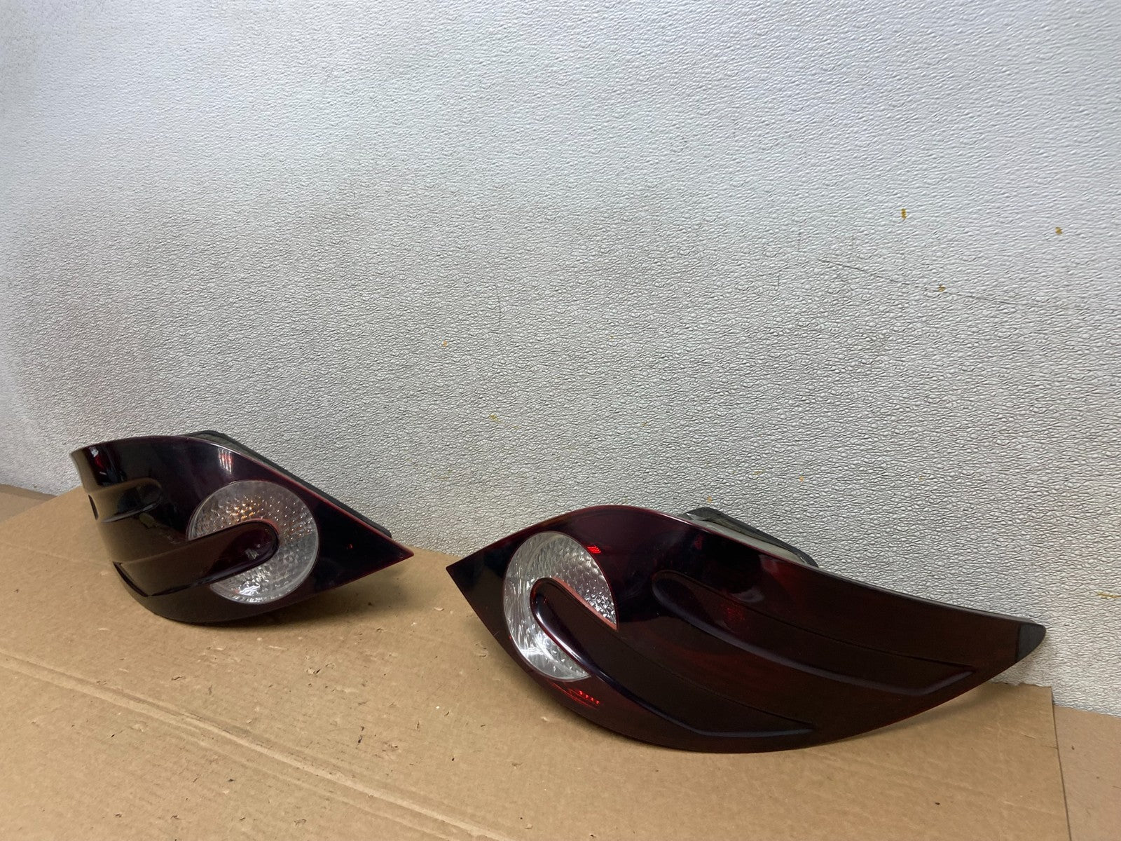 2006 to 2010 Mercedes W251 R-Class Left+Right Side Tail Lights AB4447 DW1