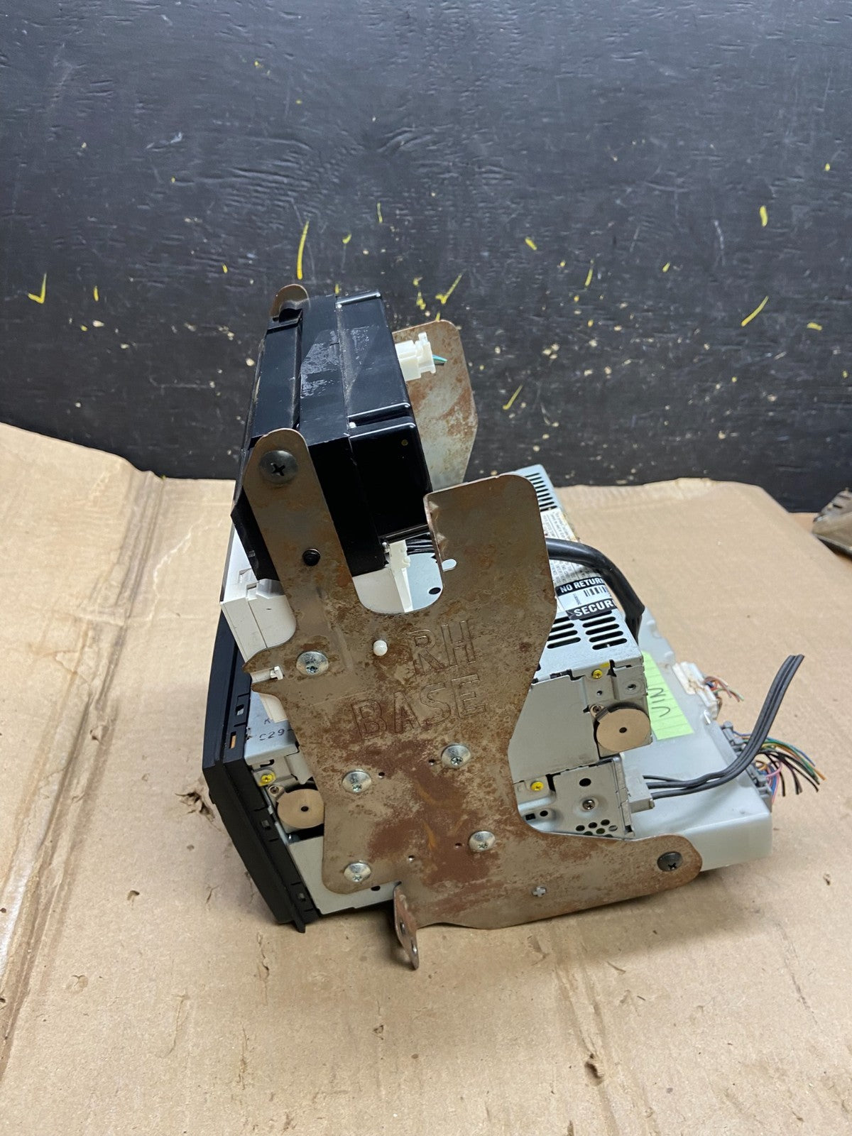 2007 - 2008 Nissan Maxima Center Dash Radio Bose AM/FM Audio Display Y2504 DG3