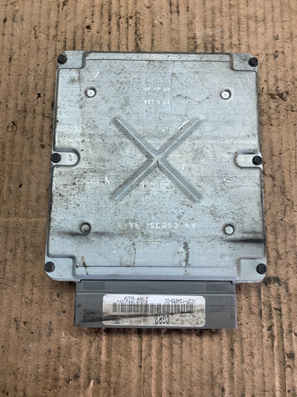 1999 Ford E250 4.2L Van Engine Control ECU Computer XC2F-12A650-DC Q0735 DG2