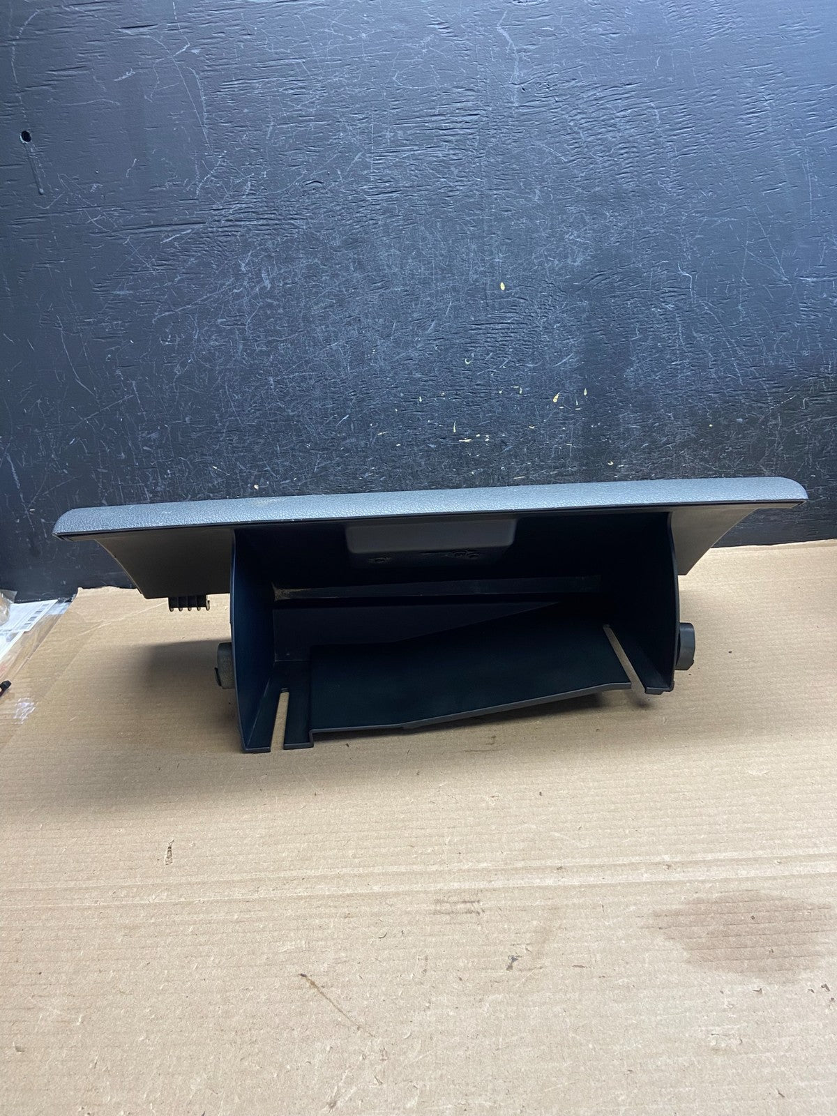 2006 to 2008 Dodge Ram 1500 Dash Glove Box AH13633