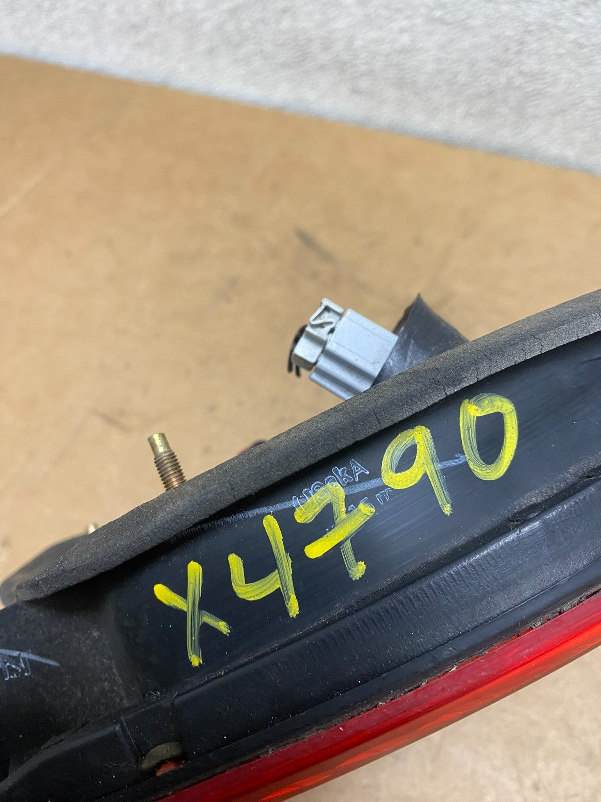 1998 to 2000 Honda Accord Right Passenger Side Inner Tail Light OEM X4790 DW5