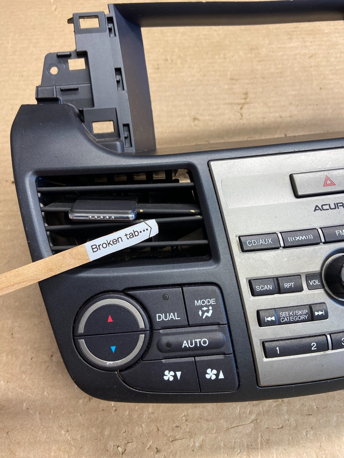 2010 2011 2012 Acura RDX GPS RADIO Audio Control Trim Dash w/ Vents ah3510 DG3