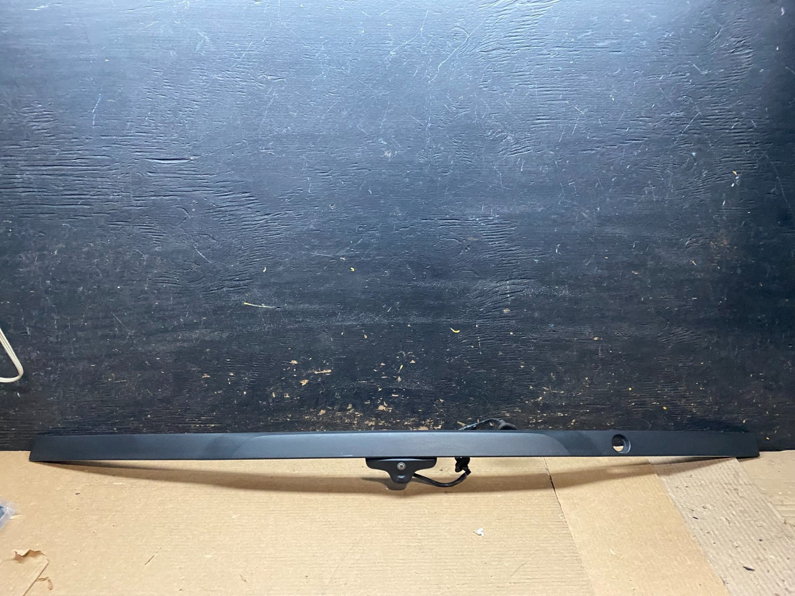 2016 - 2019 Ford Explorer Interceptor Rear Tailgate Molding With Camera V6965 DG0
