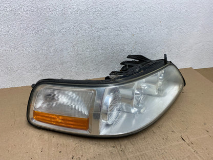 2005 to 2011 Lincoln Town Car Right Passenger Rh Side Headlight AE6606 DW2