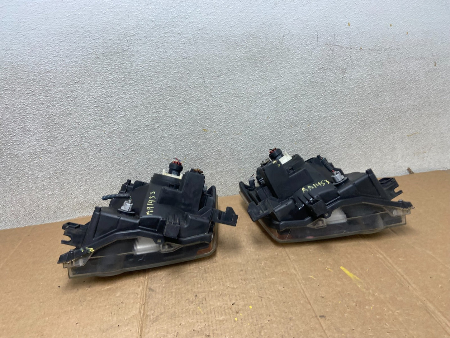 2005-2015 Nissan Xterra Left+Right Side Set Headlights OEM AA1453 PS6
