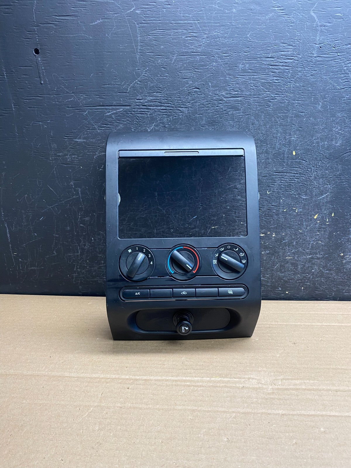 2004 to 2008 Ford F150 Radio Climate Dash Bezel Surround Black AG0028 DG0