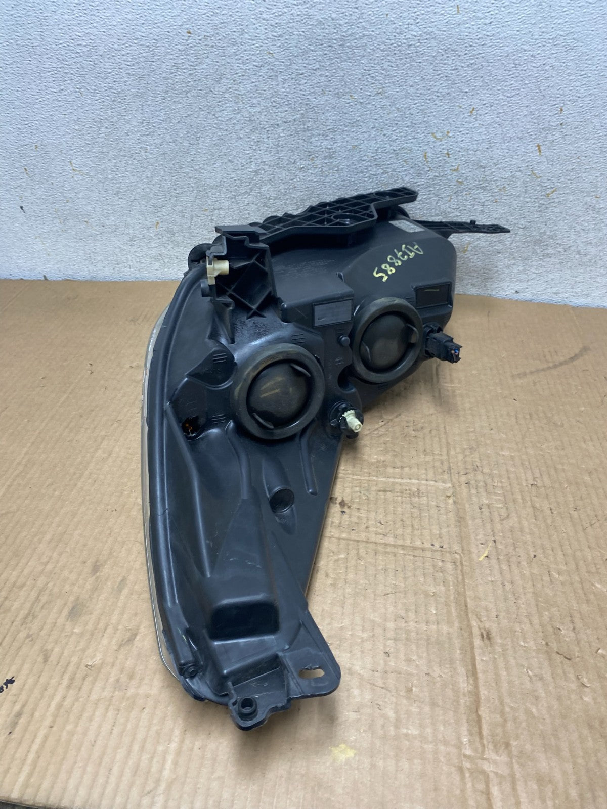 2013 - 2016 Ford Escape Headlight Right Passenger RH Side Halogen AI7885 DW8