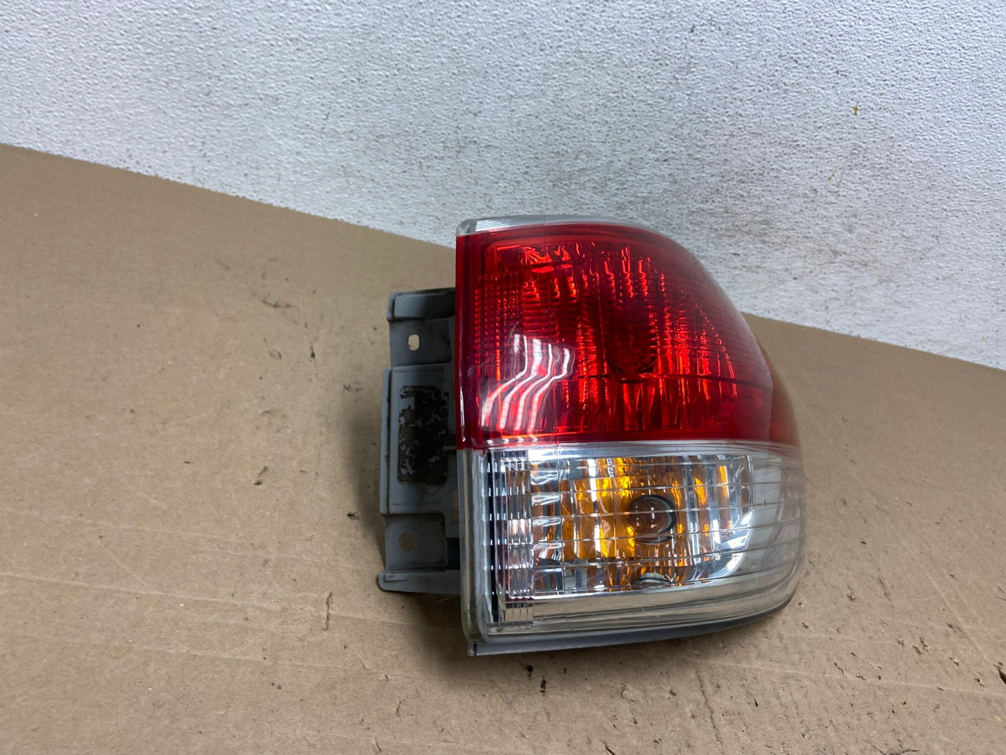 2013 to 2016 Nissan Pathfinder Passenger Right Side Tail Light AE6154 LK2