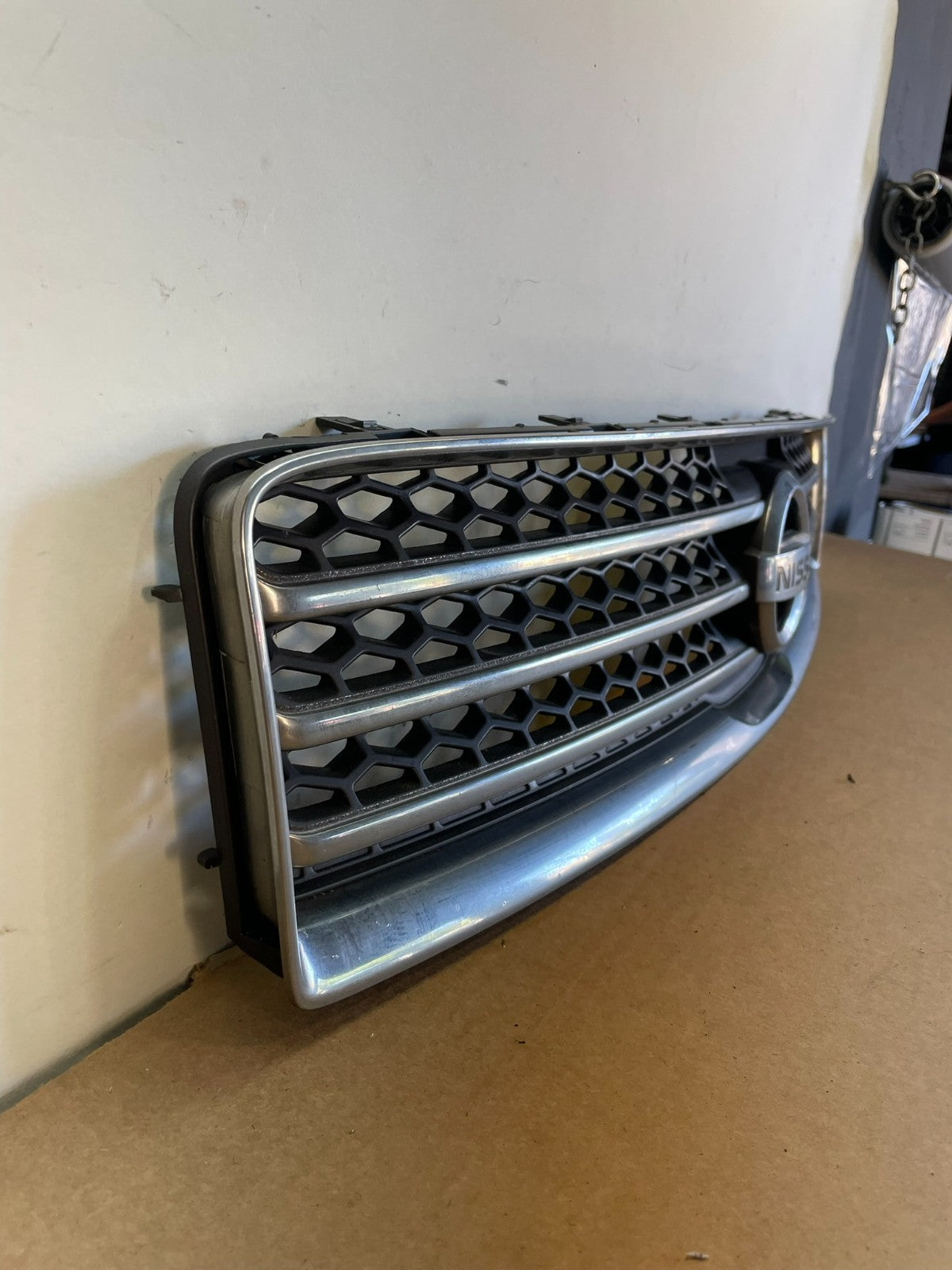 2009 to 2011 Nissan Maxima Front Upper Grill Grille 62070-9N00A AF8603 DG2
