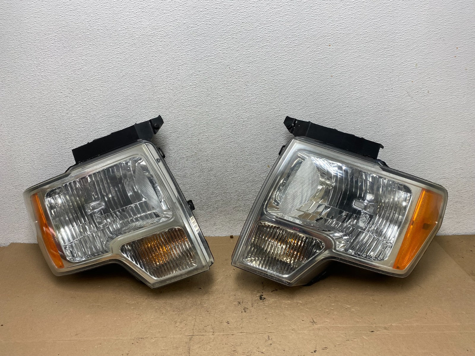 2009 to 2014 Ford F-150 F150 Left+Right Halogen Headlights AF4742 DW0