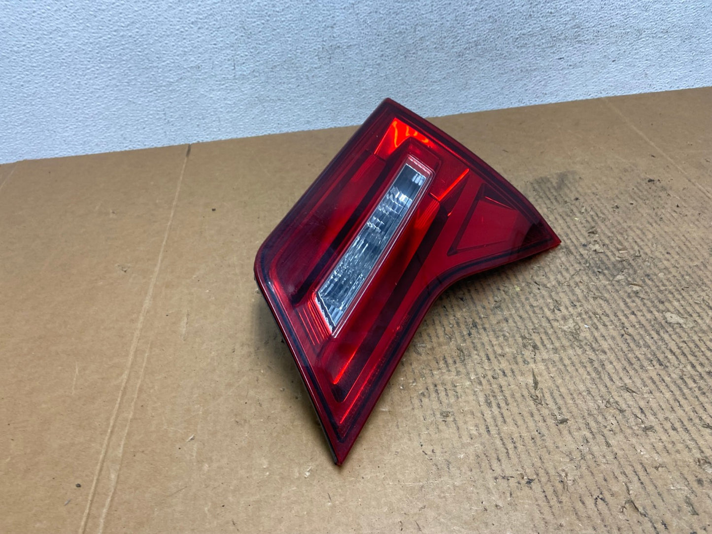 2010 - 2013 Acura Mdx Right Passenger Rh Side Inner Tail Light AE1588 LK2