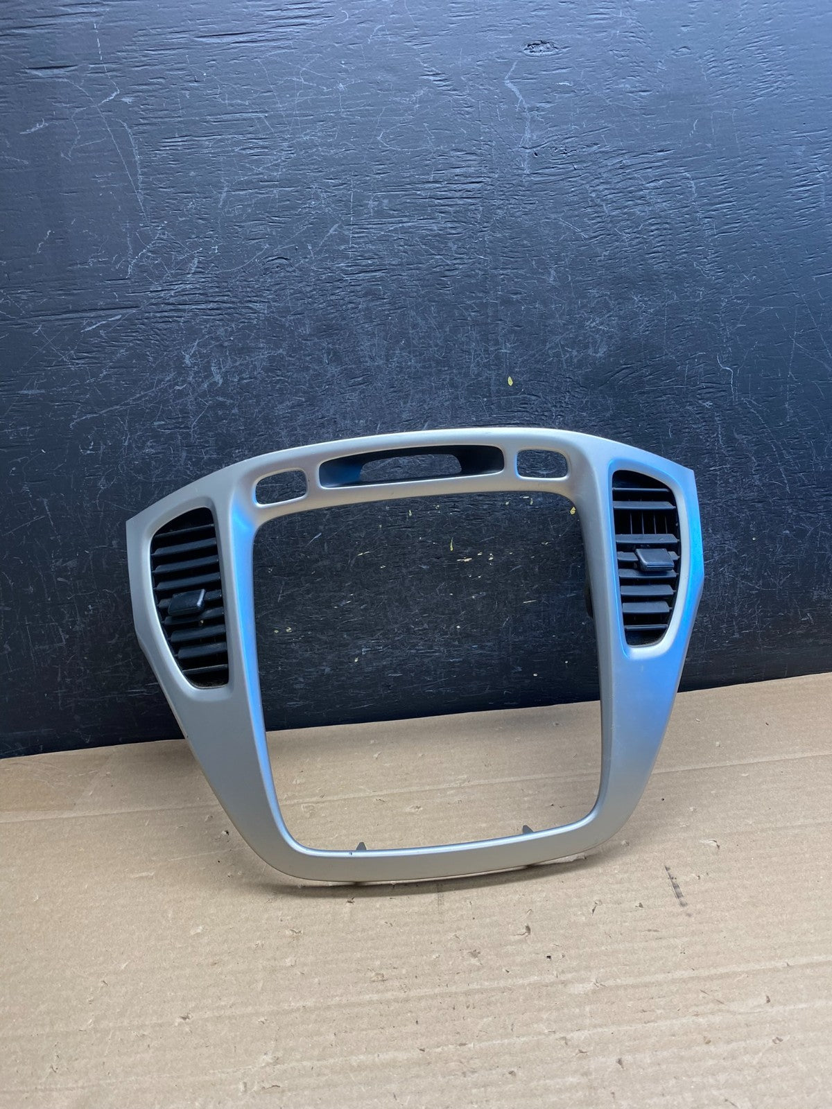 2001-2007 Toyota Highlander Radio Climate Dash Trim Bezel Air Vent ag6264 DG0