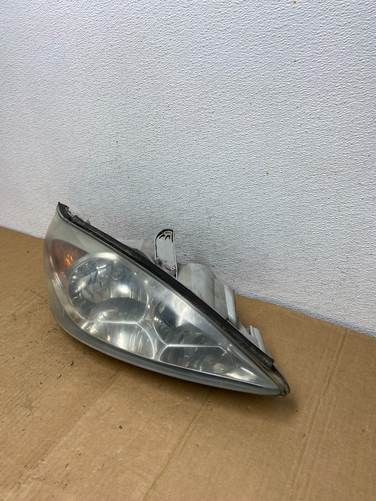2002 to 2004 Toyota Camry Halogen Headlight Right Passenger Rh AC8572 DW1