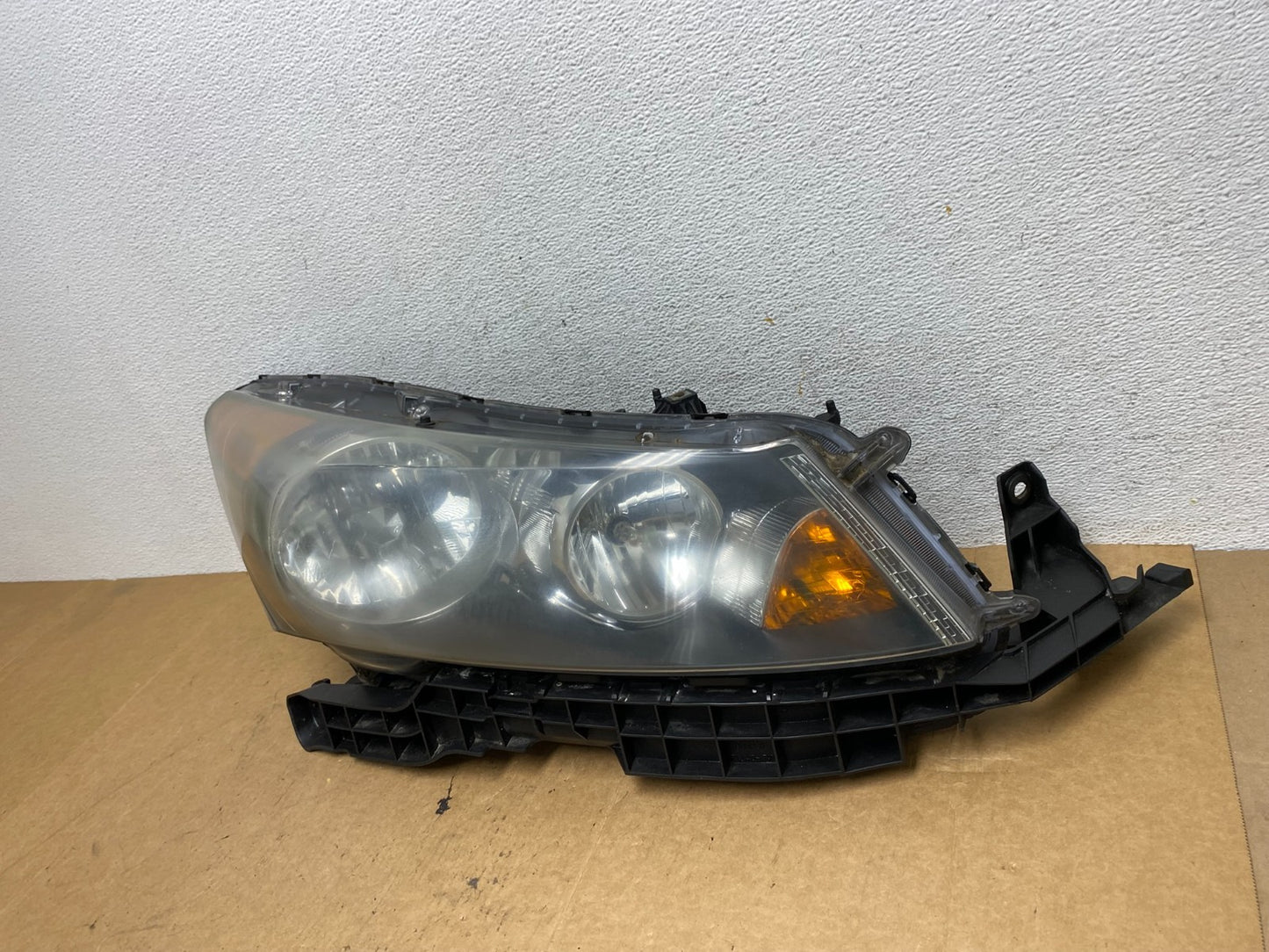 2008 to 2012 Honda Accord Sedan Right Passenger RH Headlight AE3246 DW1