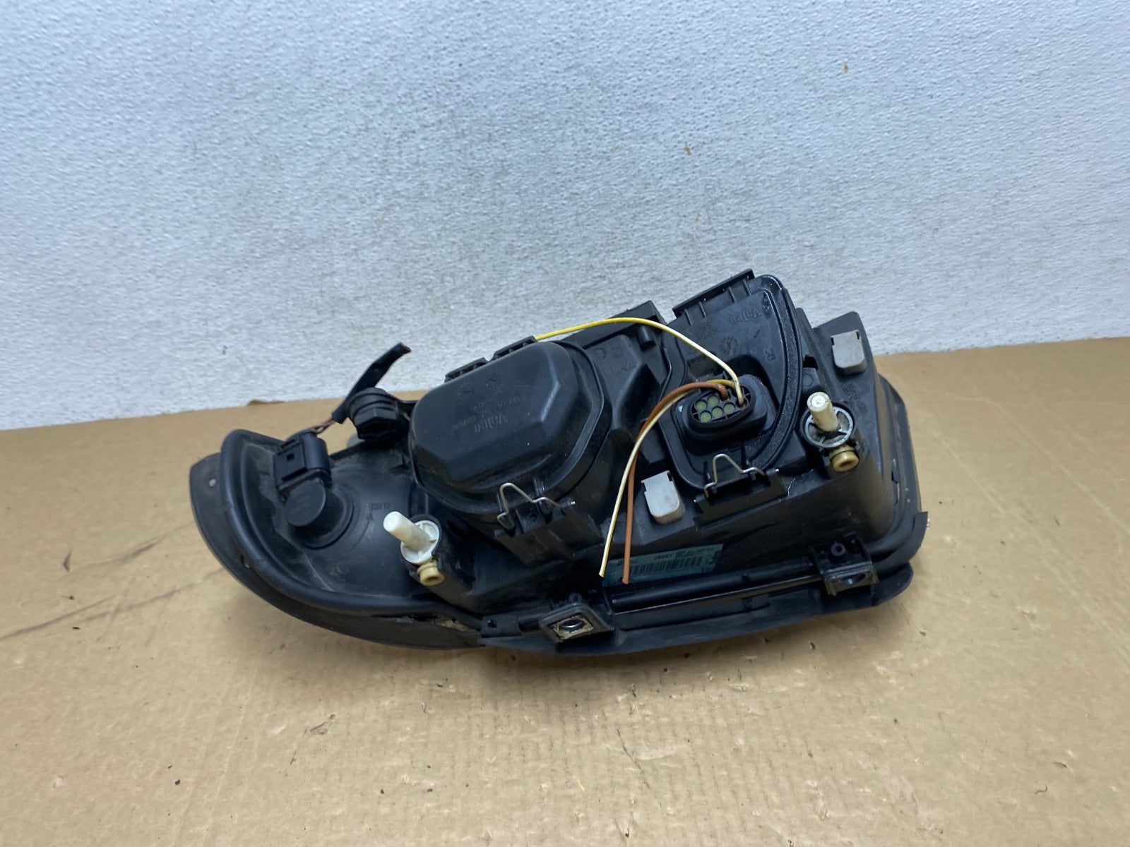1999 to 2002 Audi A4 Passenger Right Side Headlight AG0491 DW7