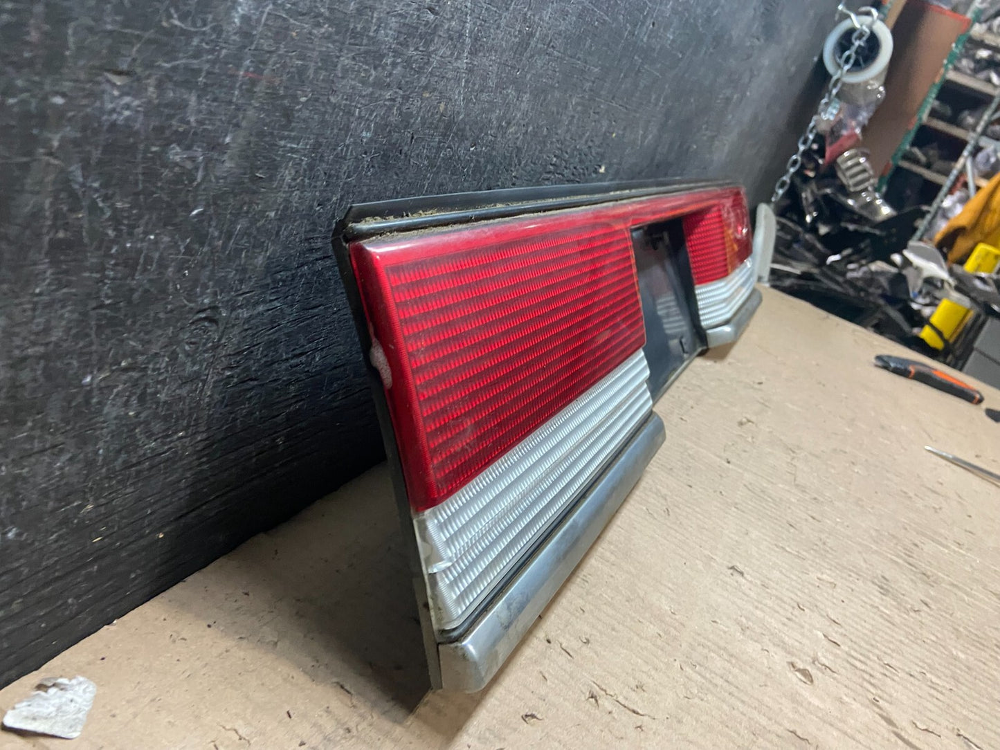 1989 - 1991 Plymouth Acclaim Center Tail Panel Finish Trunk License Plate i35992