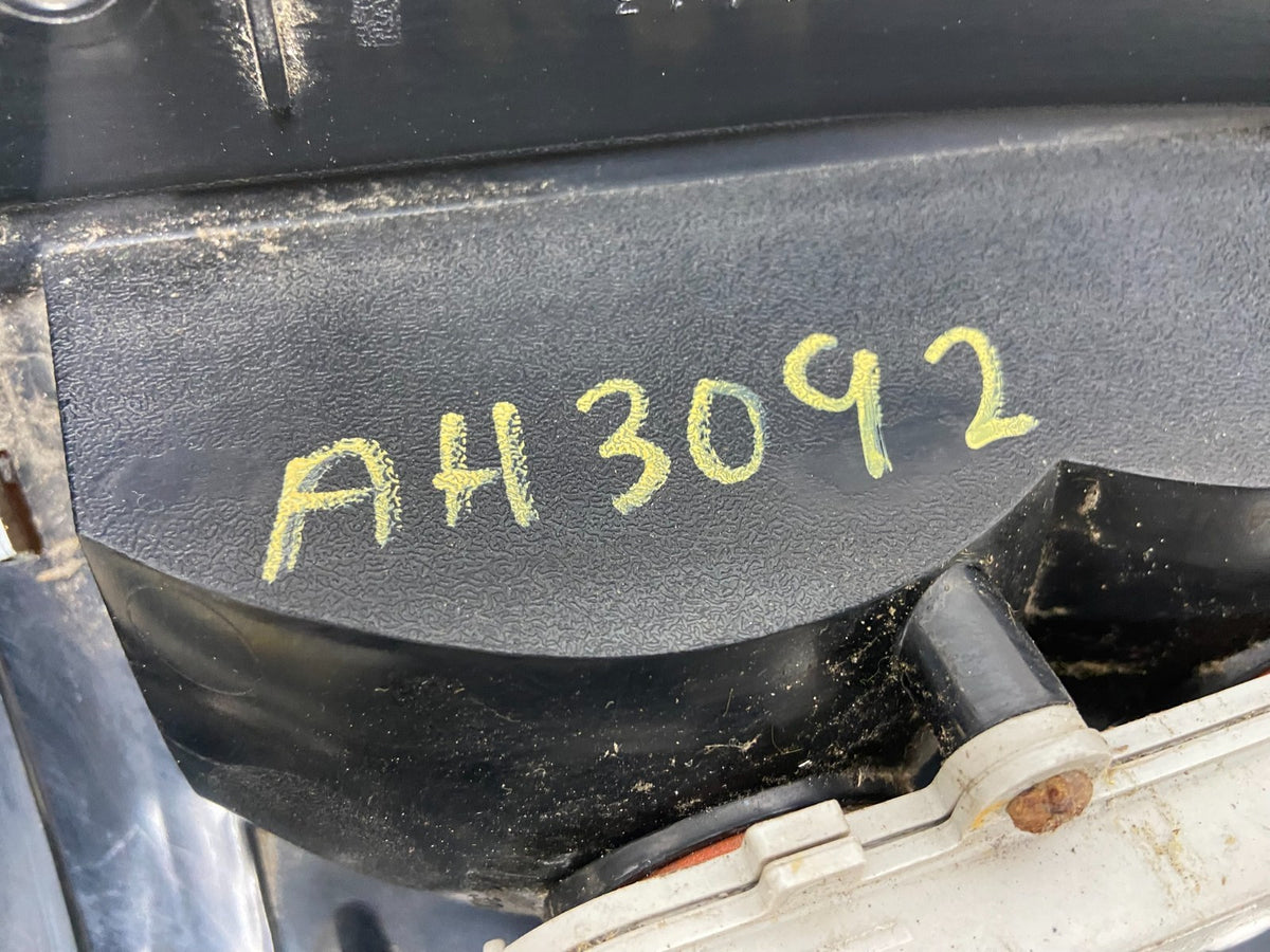 2002 to 2009 Gmc Envoy Left Driver Lh Side Tail Light AH3092 DW7