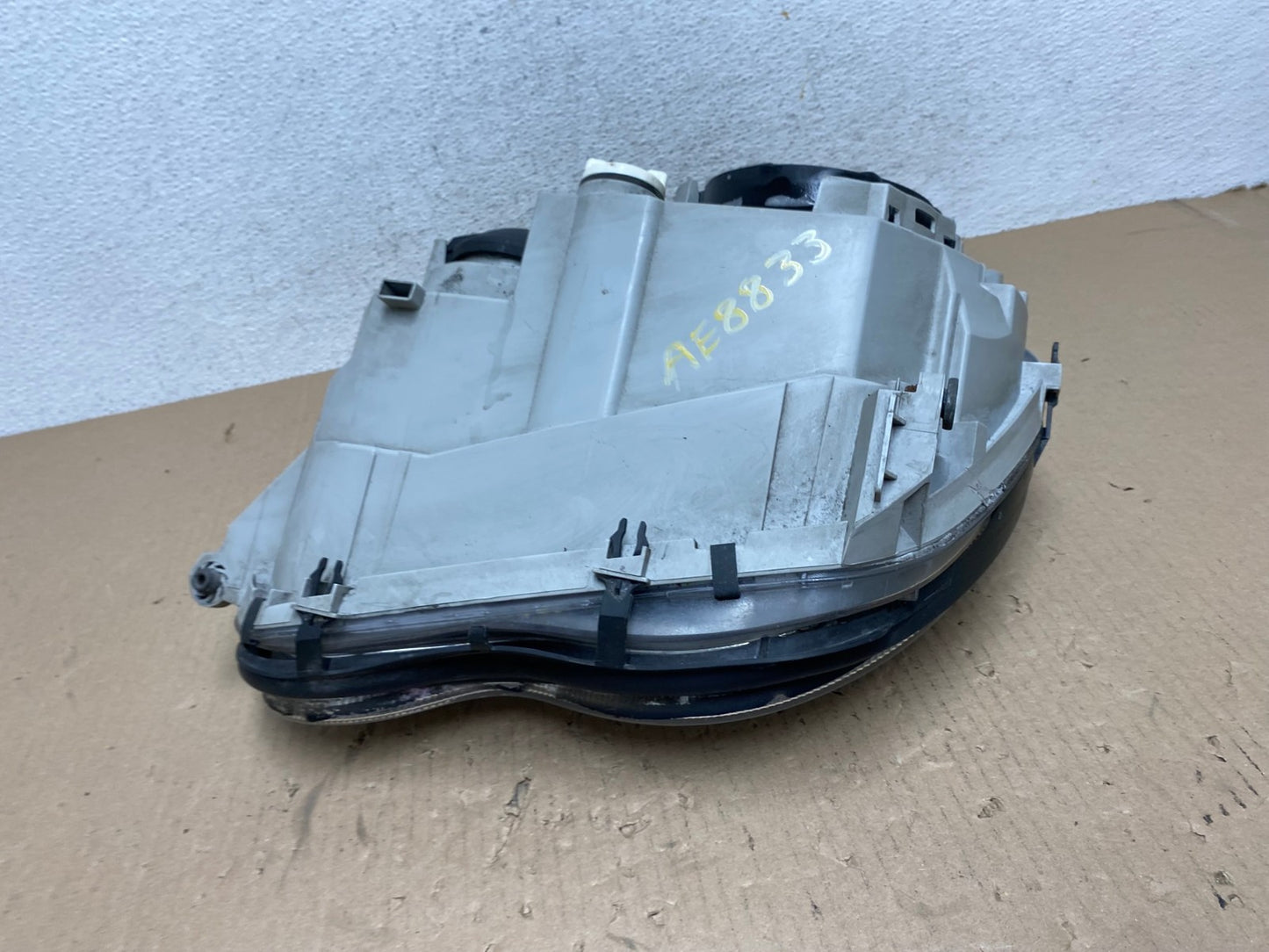 2005 to 2007 Mercedes-Benz C-Class Right Passenger Side Headlight AE8833 LK7