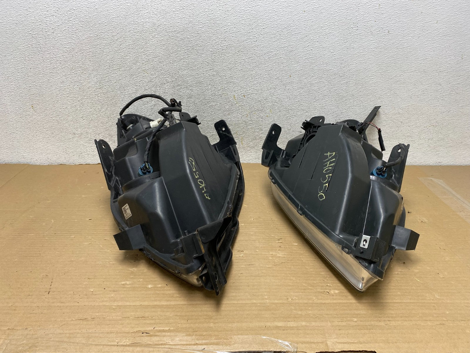 2008 2009 2010 Honda Odyssey Left+Right Set Halogen Headlights AH0550 DW13