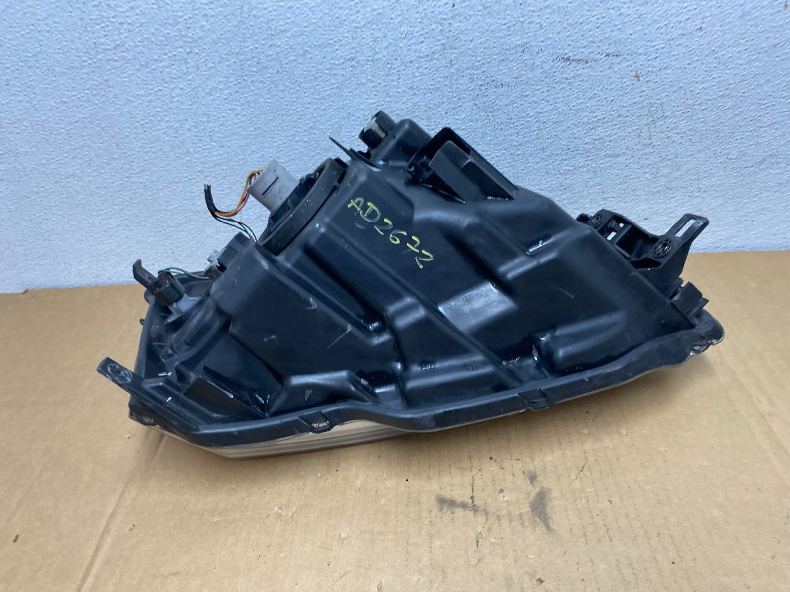 2004 - 2008 Mitsubishi Endeavor Headlight Left Driver Lh Side AD2672 DW6