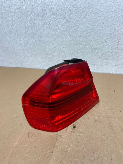 2006 2007 2008 BMW 328i 3 Series Left Driver Lh Side Tail Light AC5836 LK2
