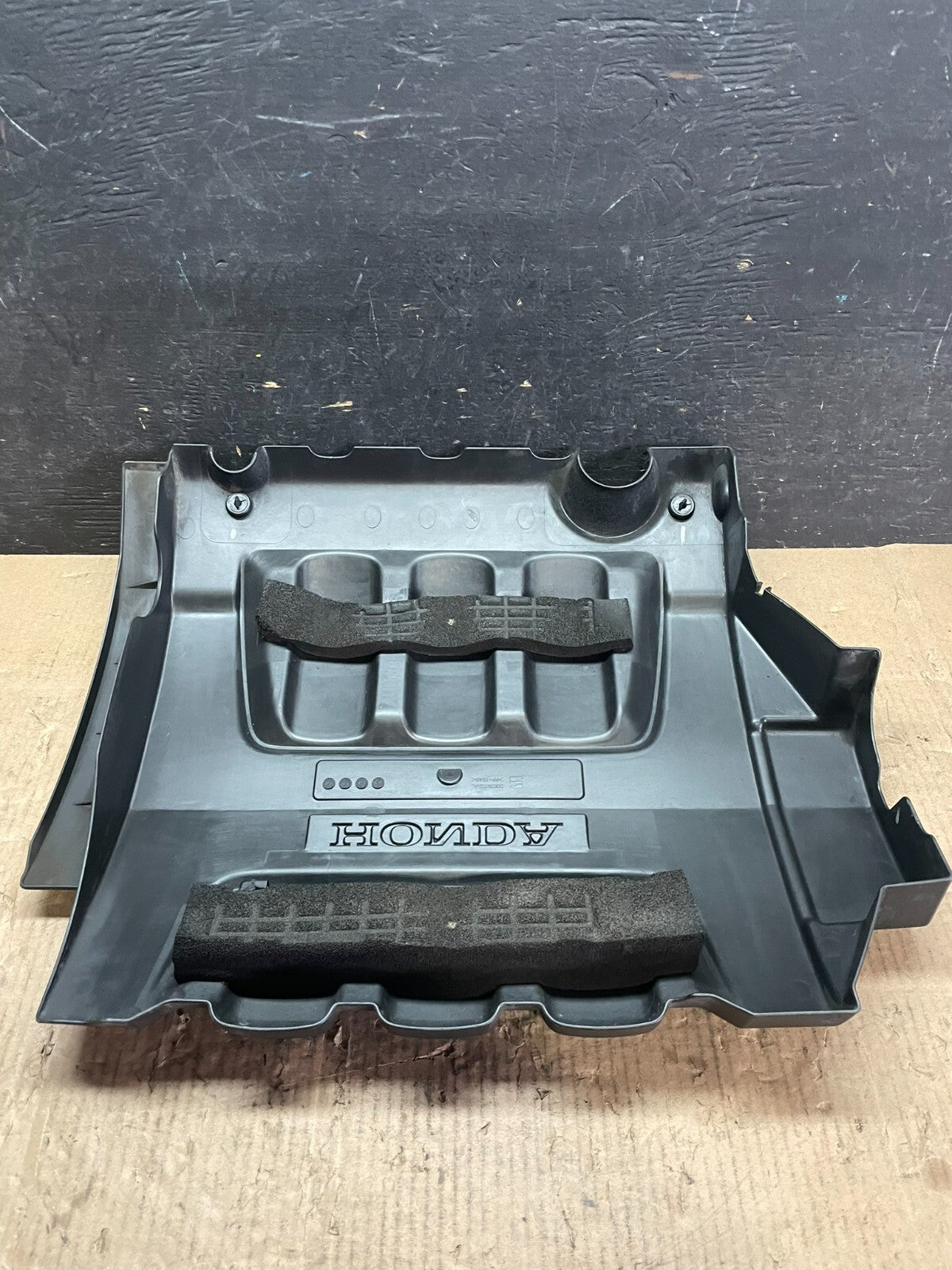 2005 to 2007 Honda Odyssey Black Engine Cover M6080 DG4