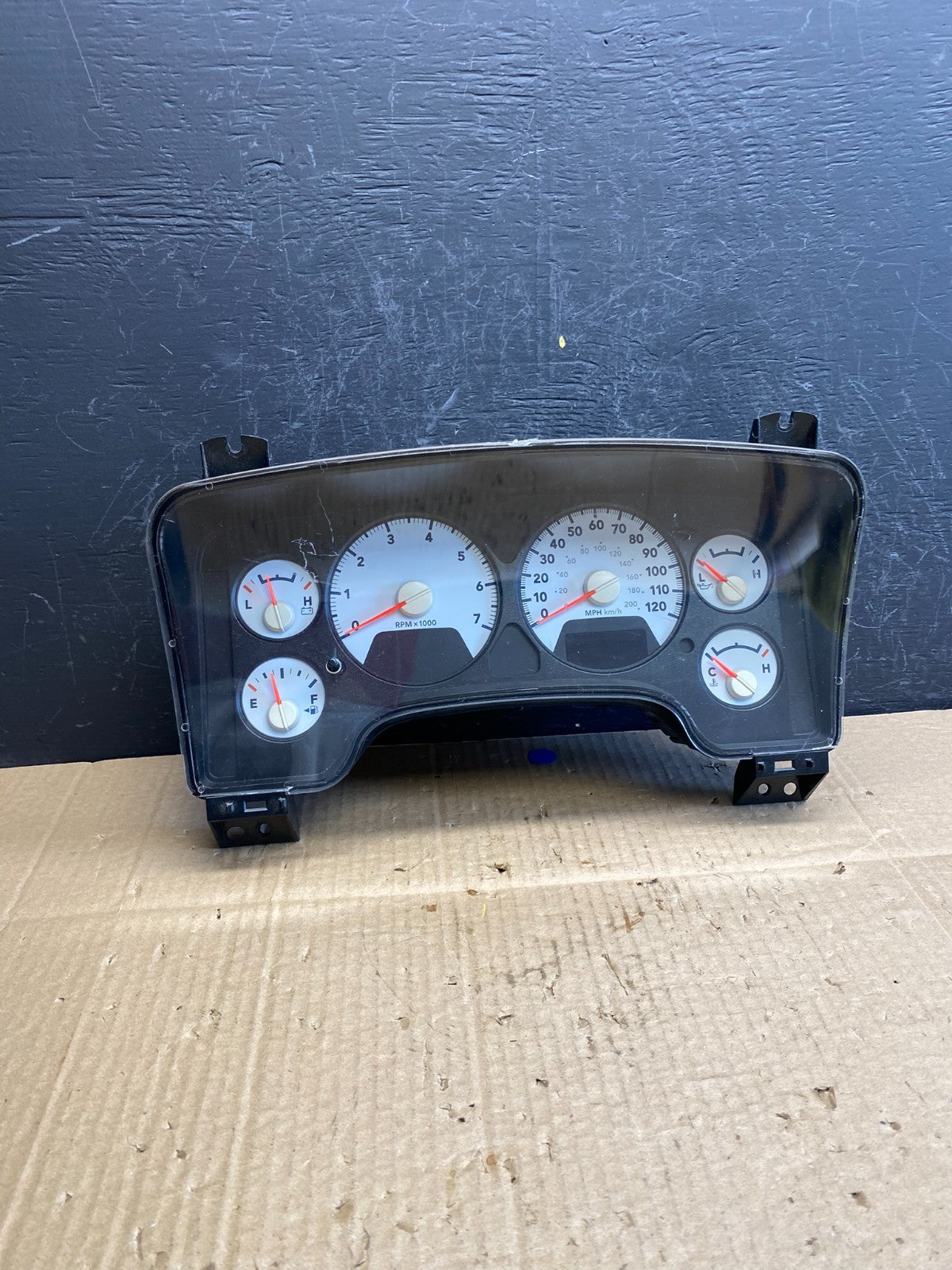 2003 - 2007 Dodge Ram 1500 Instrument Speedometer Gauge Cluster AC95790
