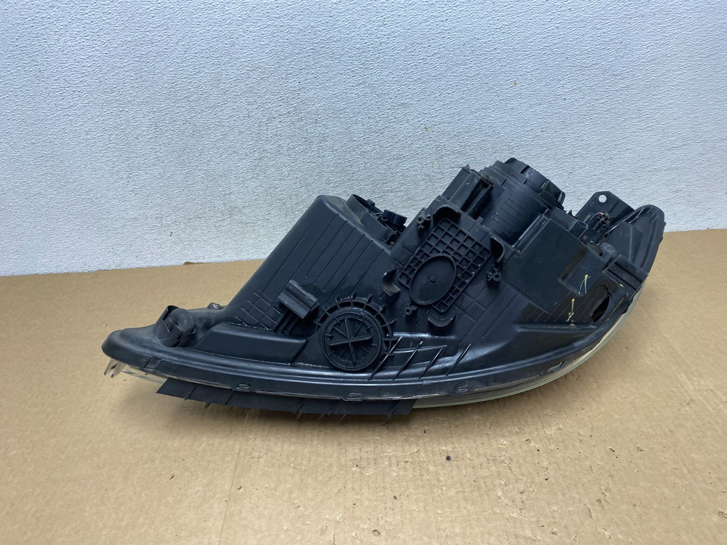 2014 to 2015 Kia Sorento Right Passenger RH Headlight Halogen AF9677 DW6