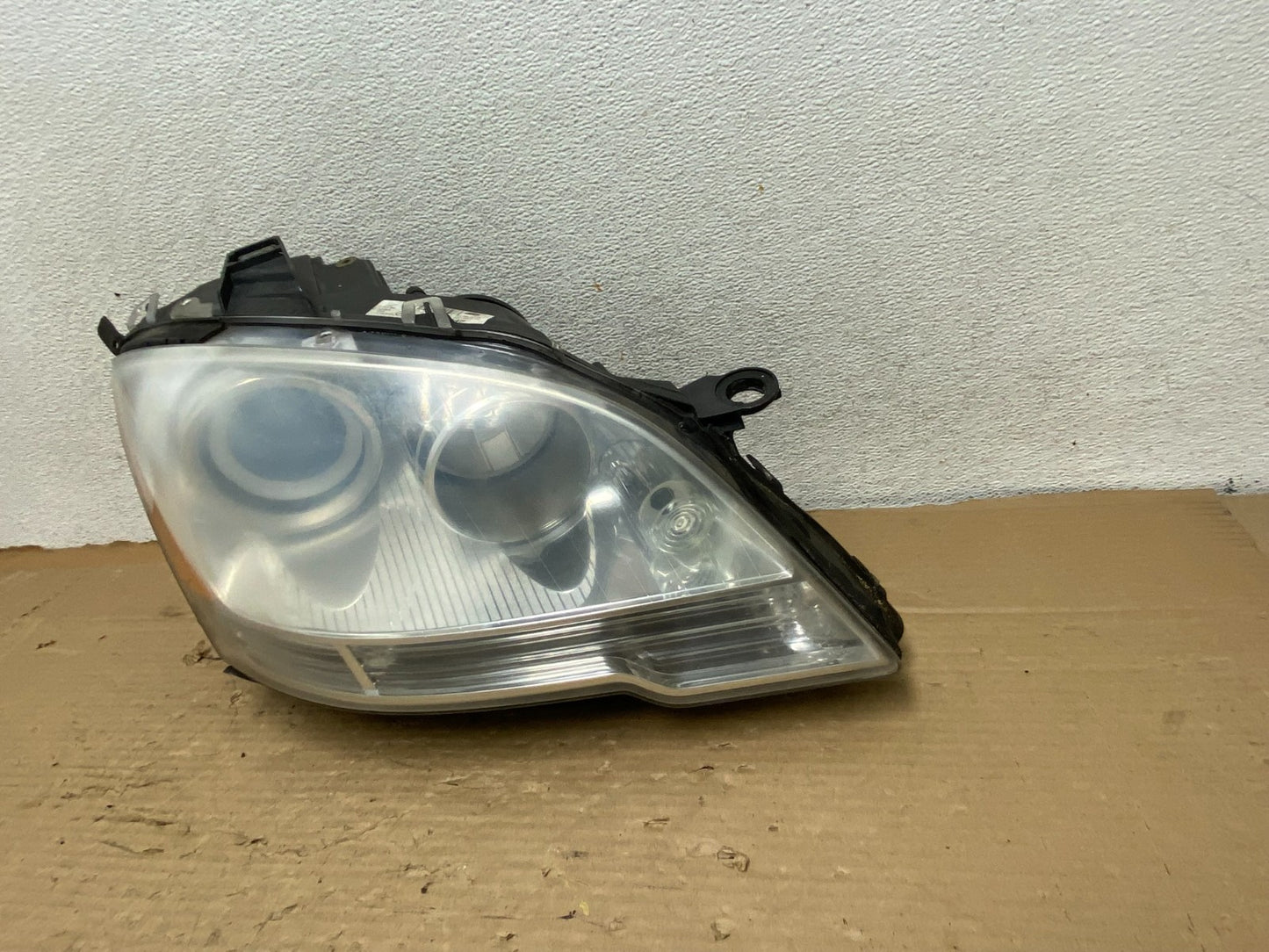Halogen 2009-2011 Mercedes-Benz ML Class Right Passenger Headlight AG8275 DW2