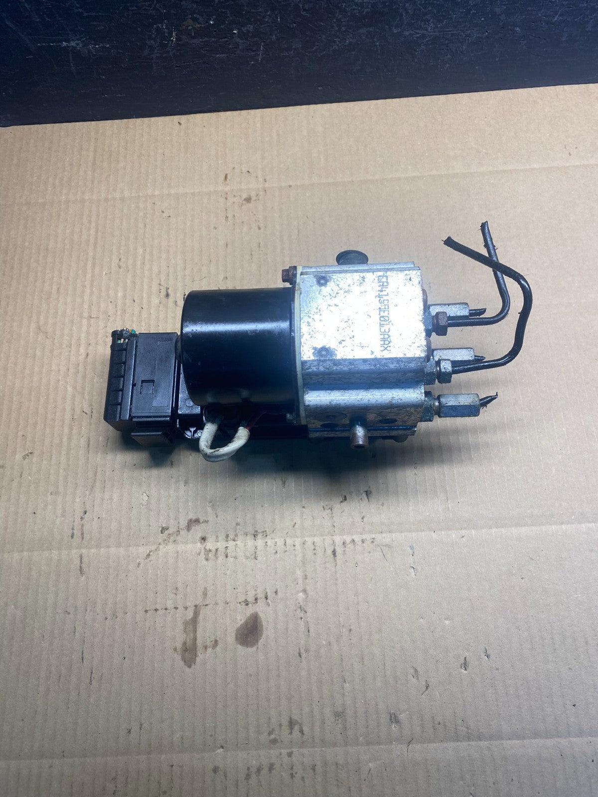 2004 2007 Ford E250 E350 Econoline Anti-Lock ABS Antilock Brake Pump AD0468 DW1