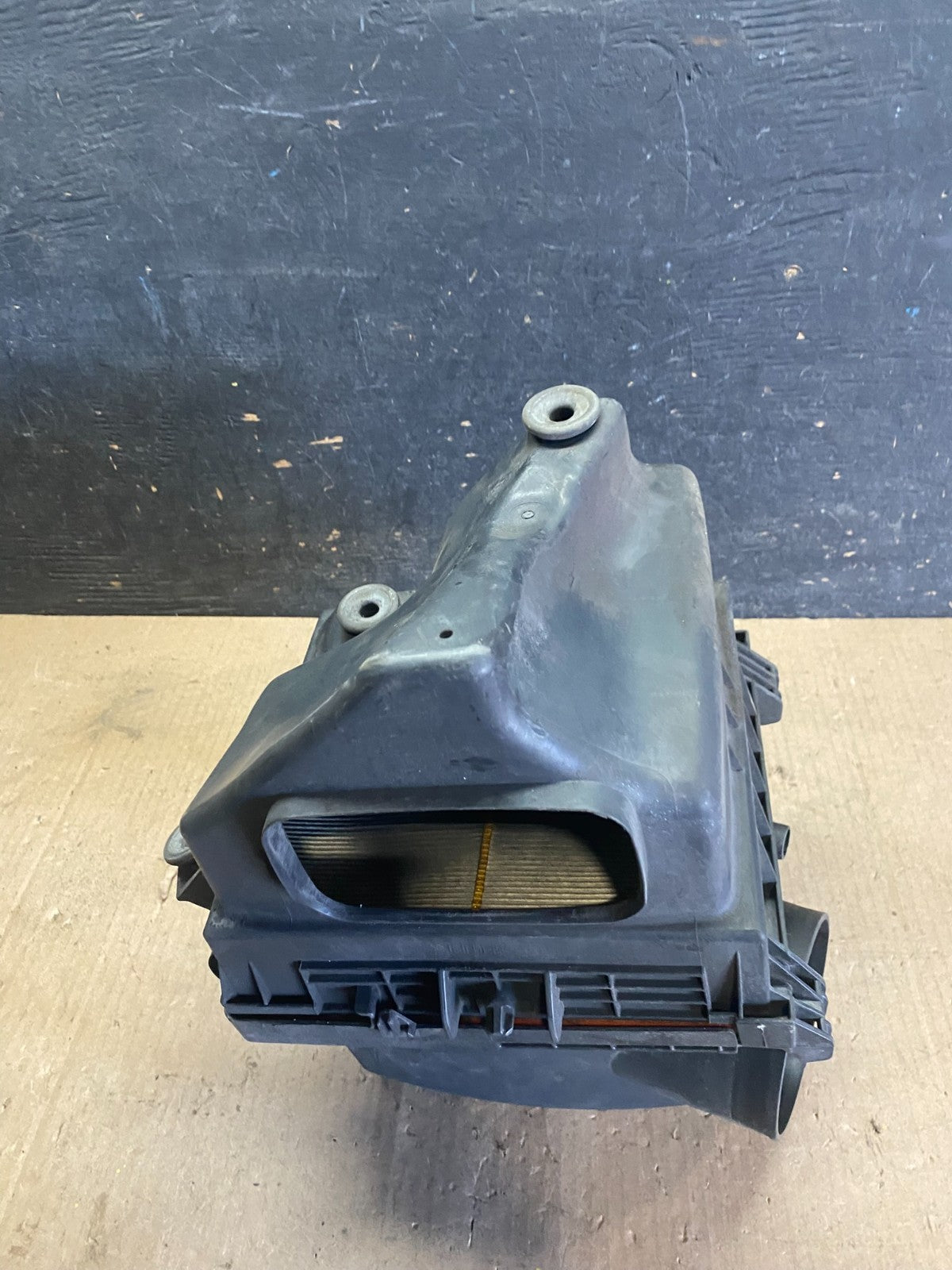 2011 to 2021 Dodge Durango 3.6L Air Filter Cleaner Box OEM Q5839 DG7