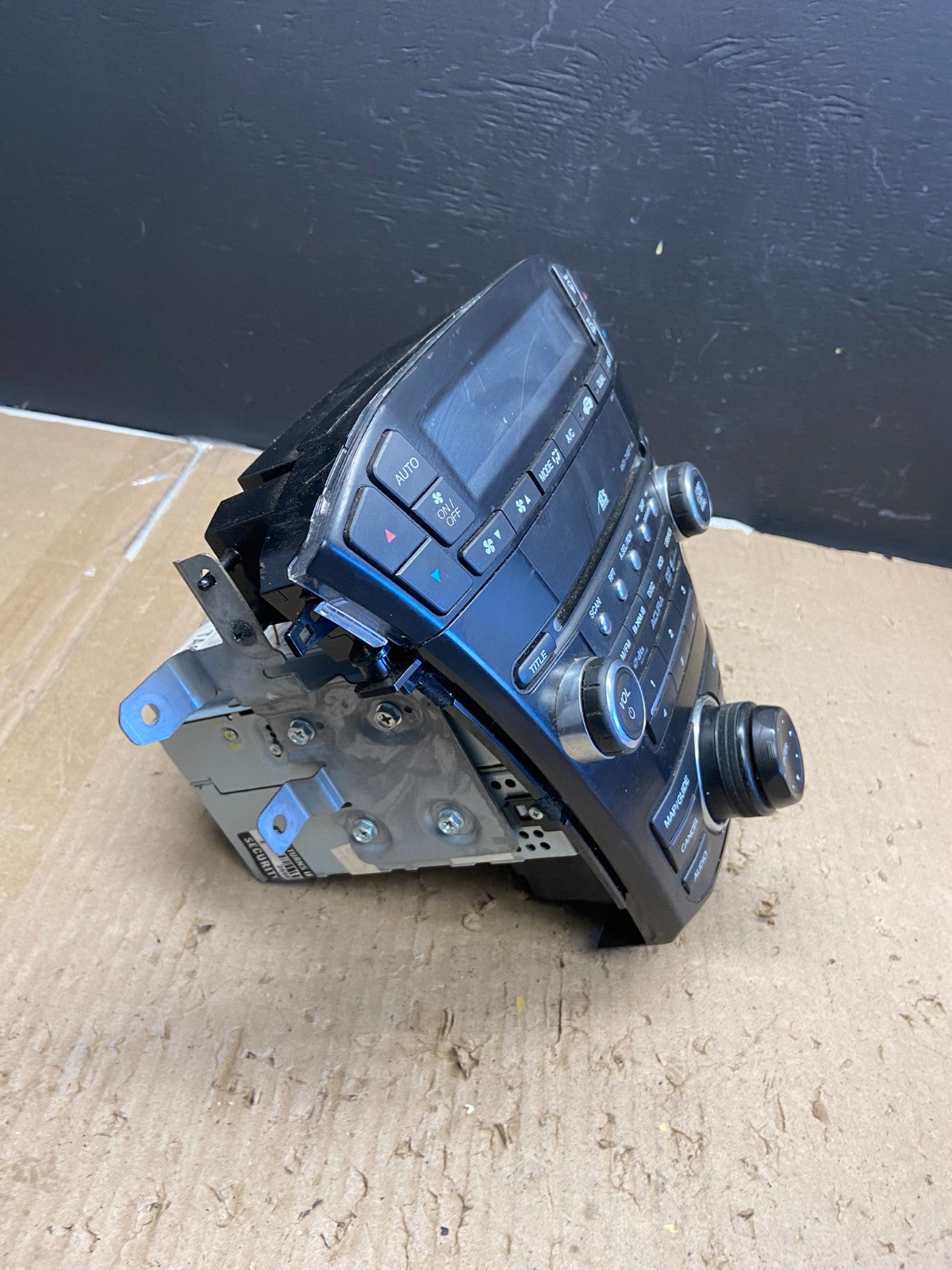 2010 to 2013 Acura Mdx Radio Stereo 6 CD Player Climate Control Pan OE AB5750 DG2
