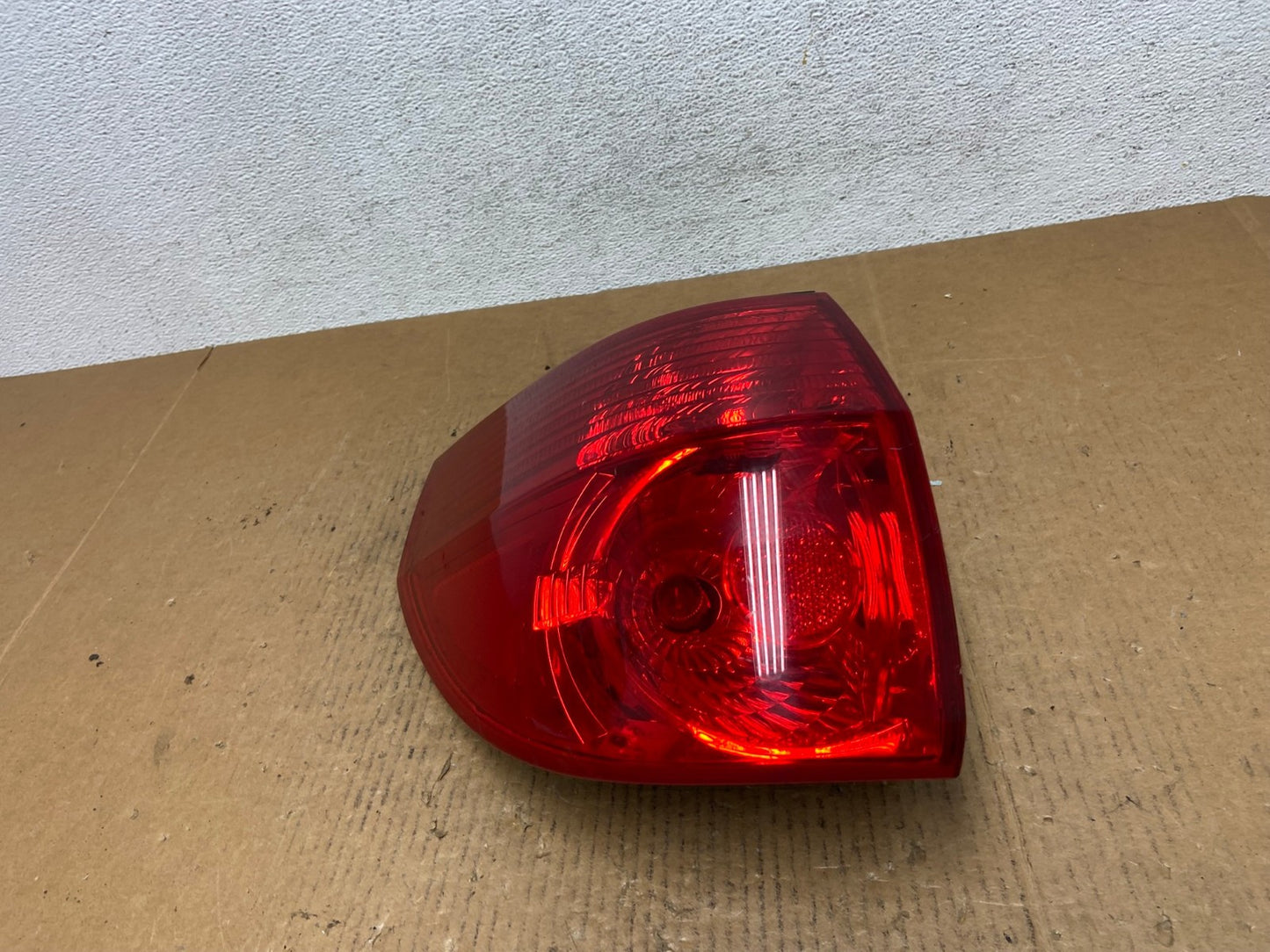 2006 to 2010 Toyota Sienna Left Driver LH Side Tail Light AE1147 LK1