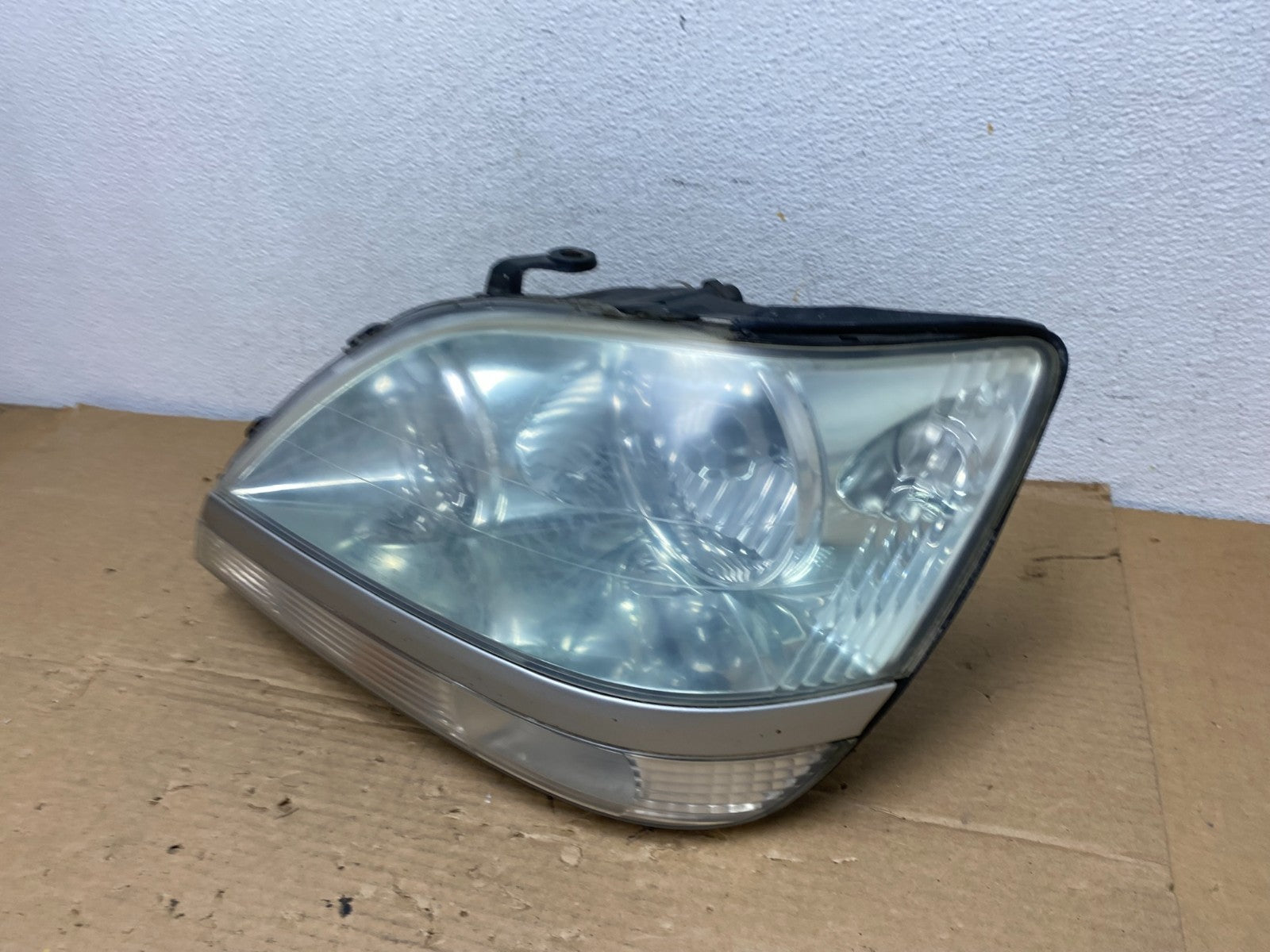 2001 2002 2003 Lexus RX300 Left Driver Headlight Xenon HID AD4053 DW1