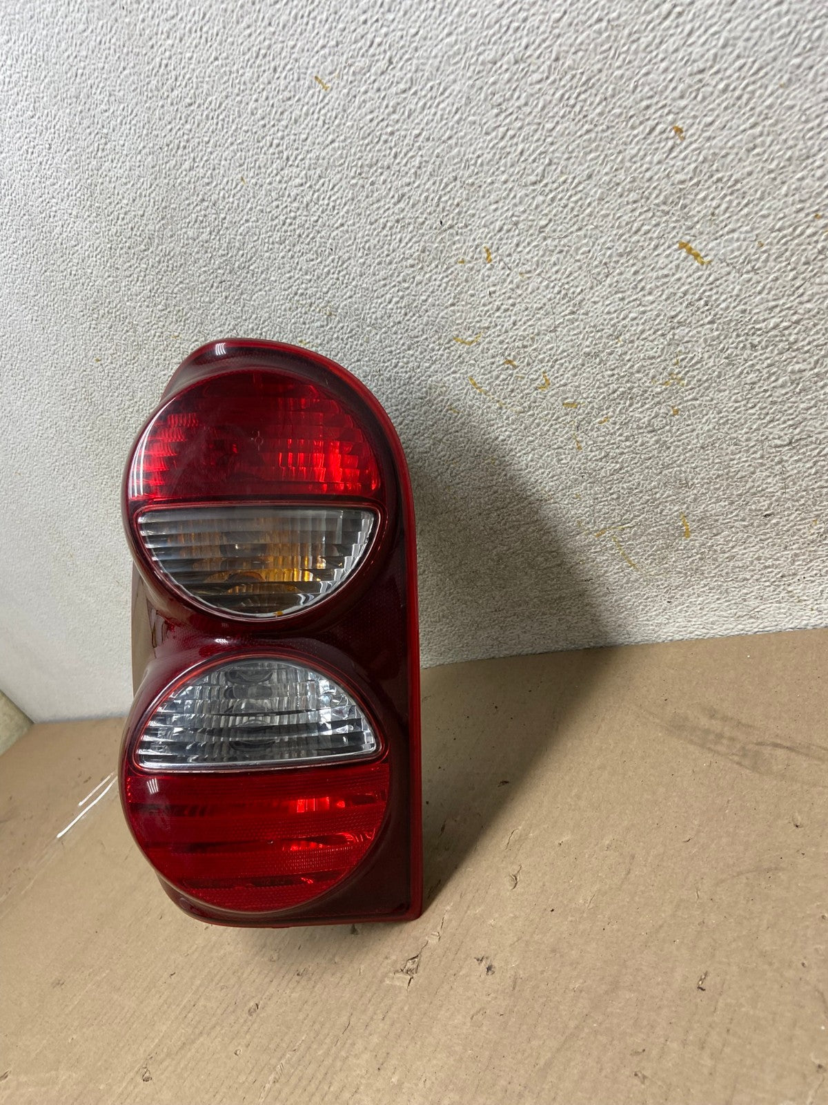 2005 2006 2007 Jeep Liberty Left Driver Lh Side Tail Light AH6780 LK2