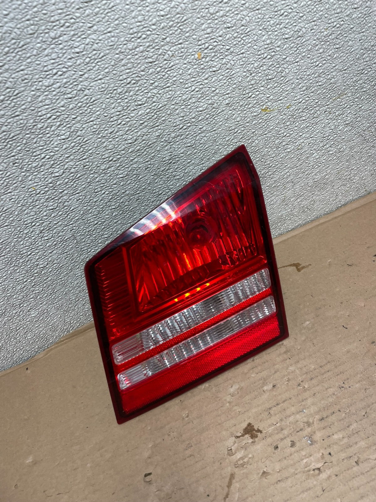 2009-2011 Dodge Journey Right Passenger side Tail Light Inner Oem AA9970 LK1