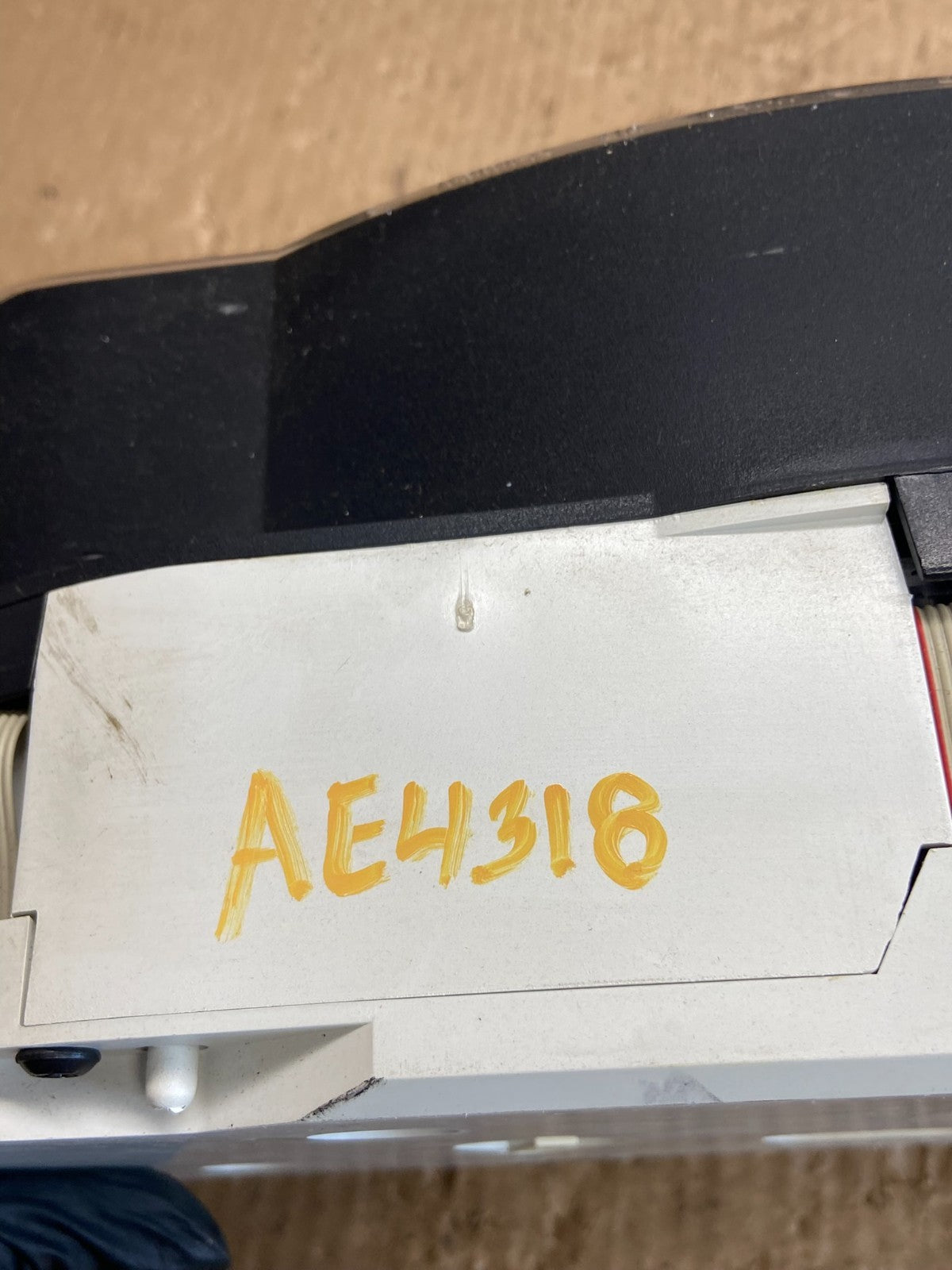 1998 to 1993 Jaguar XJ8 Speedometer Gauge Instrument Cluster AE4318 DW7