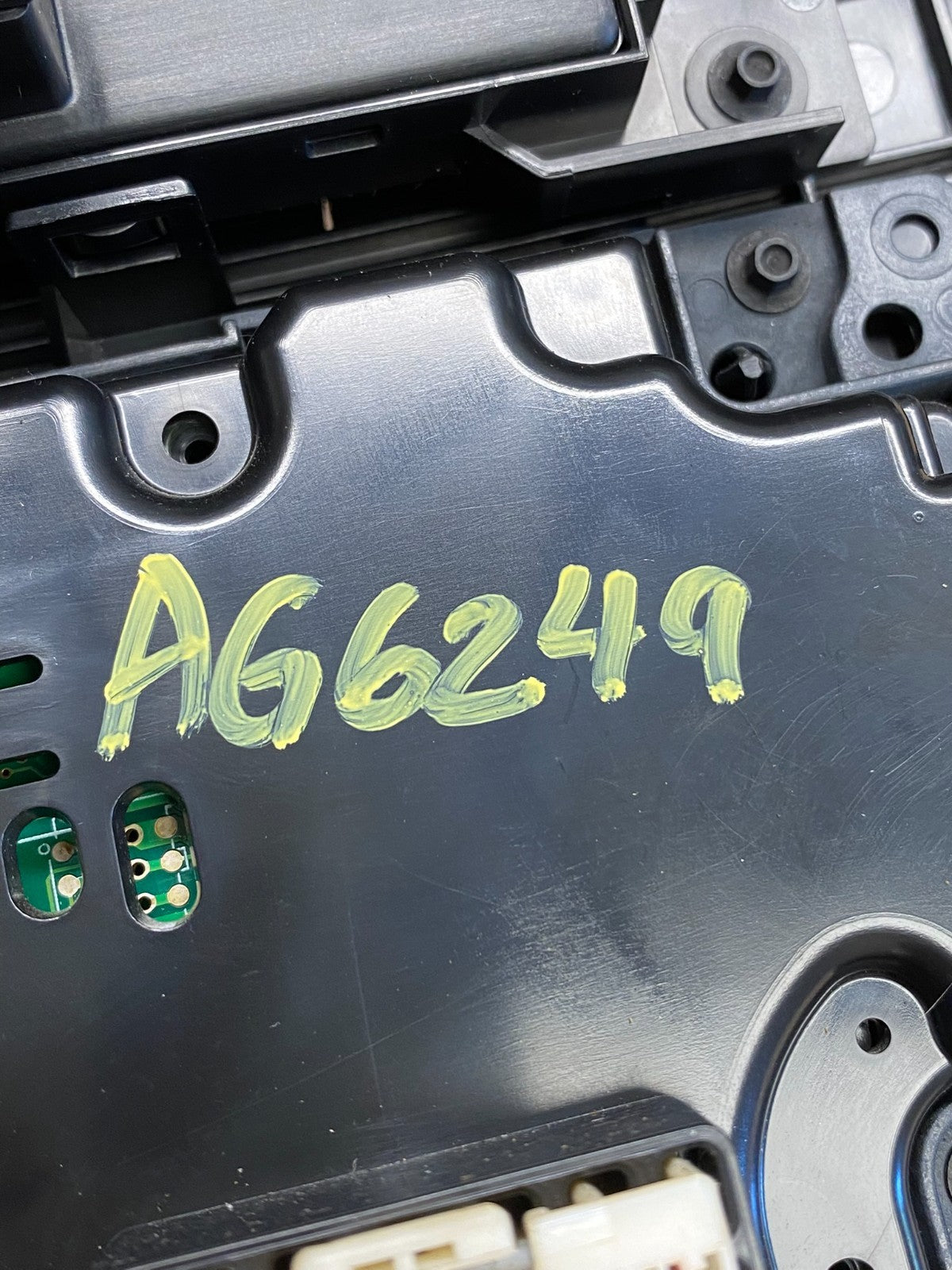 2008 2009 2010 Jeep Grand Cherokee A/C Climate Control Bezel AG6249 DG6