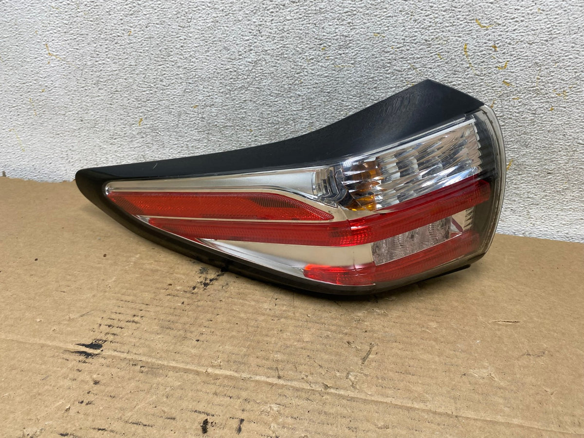 2015 to 2018 Nissan Murano Left Driver Lh Side Tail Light AH8045 LK0